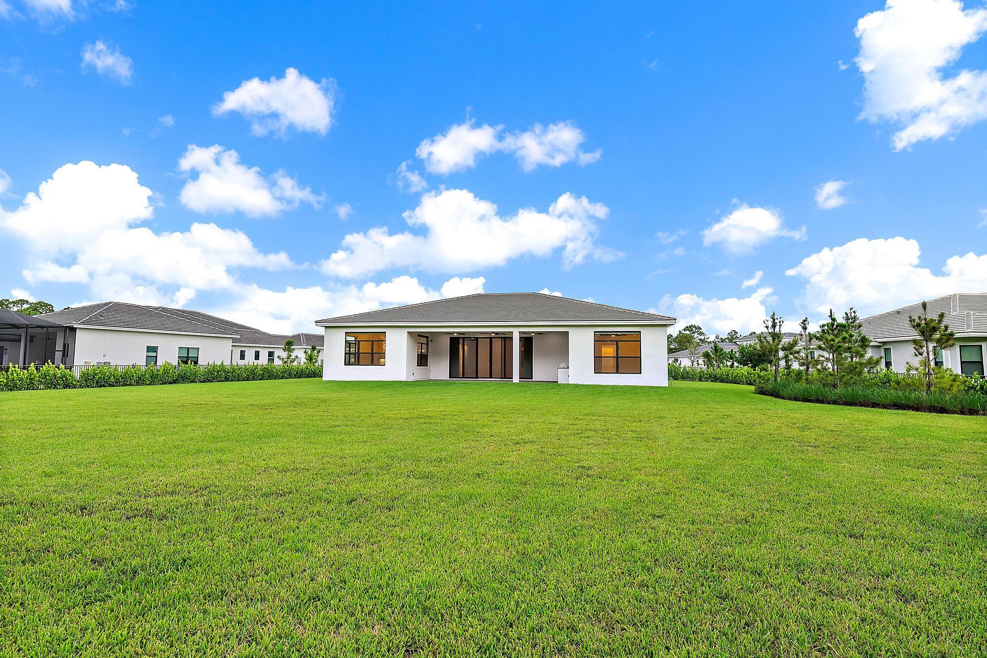 5358 SW Pomegranate Way