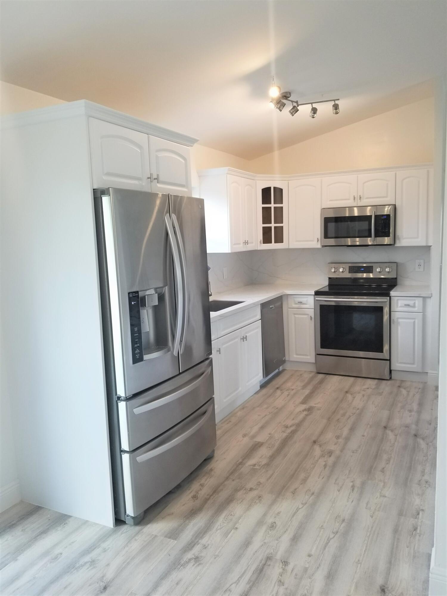 14576 Sunset Pines Drive