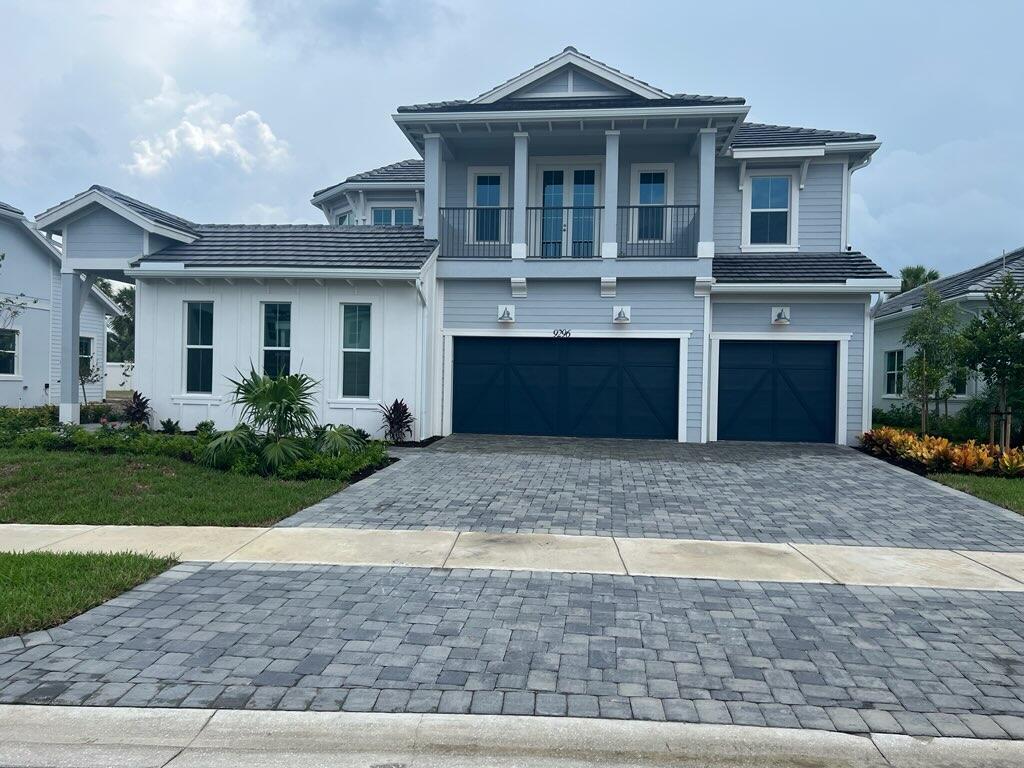 9296 Crestview Circle