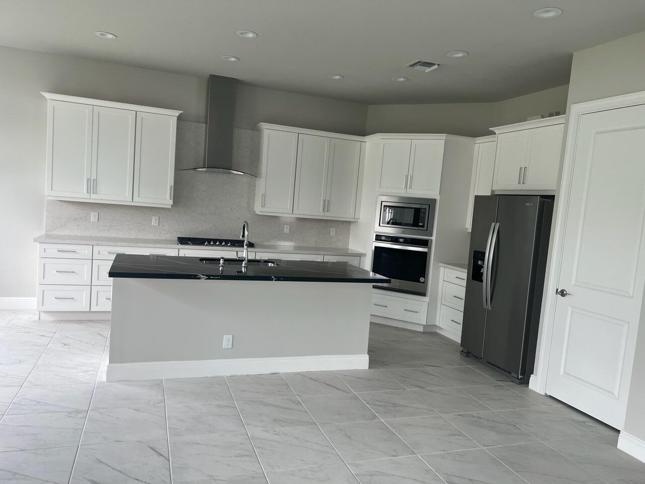 9296 Crestview Circle