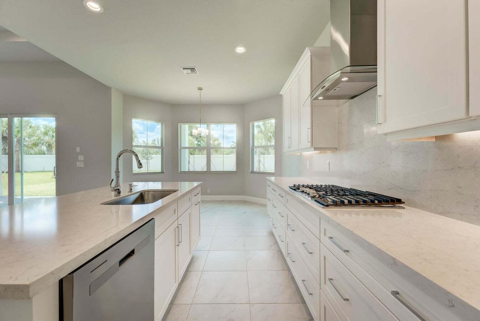 9296 Crestview Circle