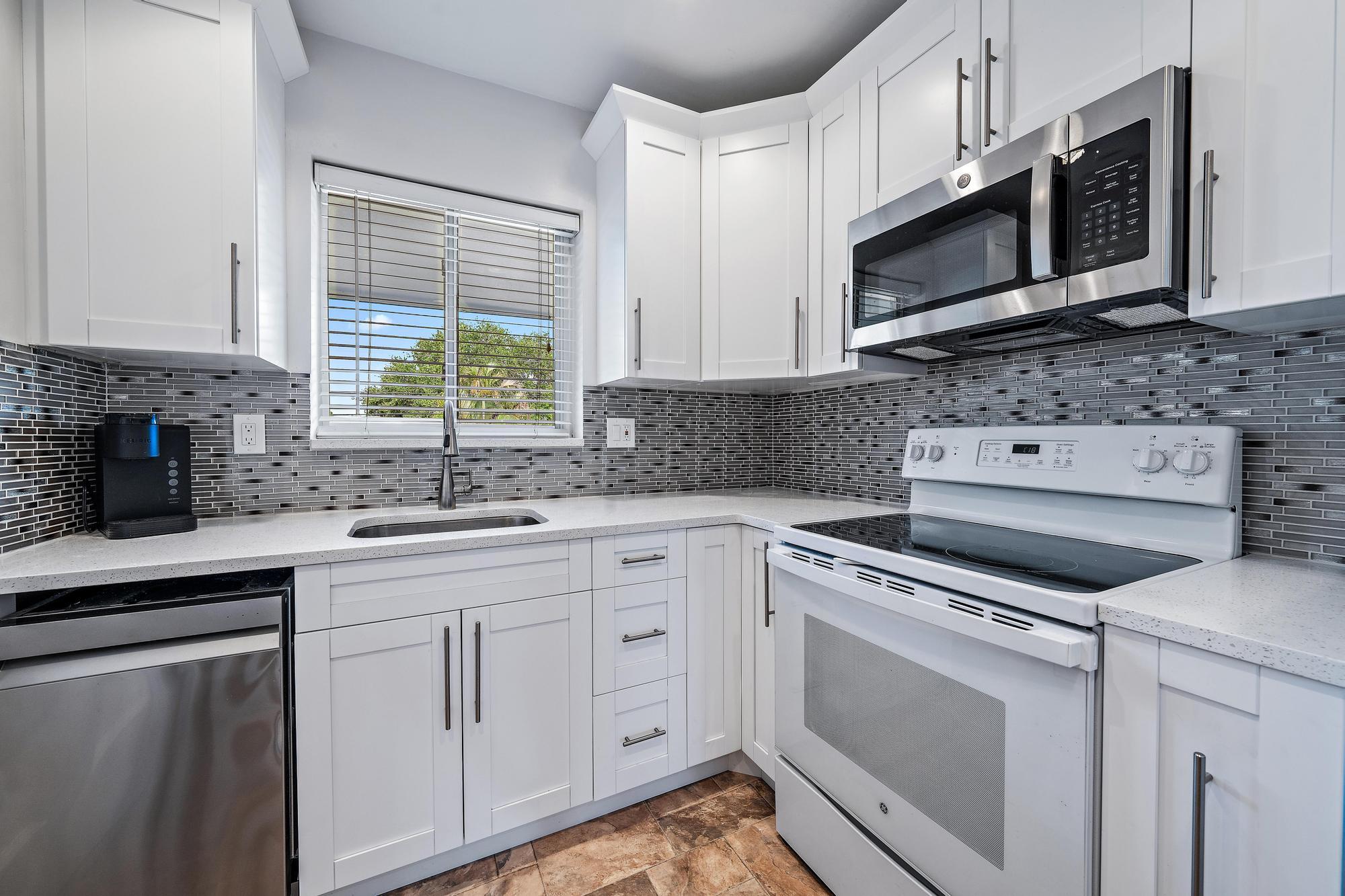 6 Garden Street 205p