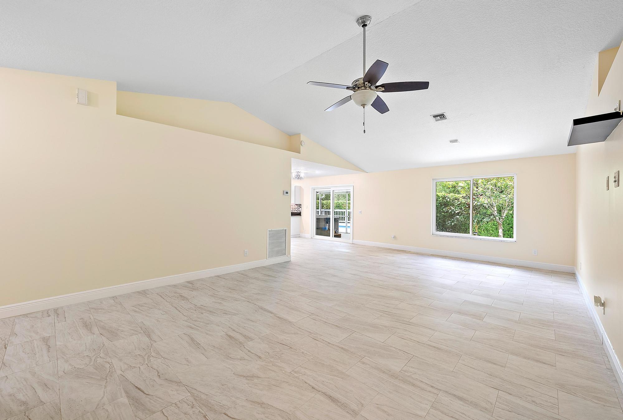 18523 42nd Road N