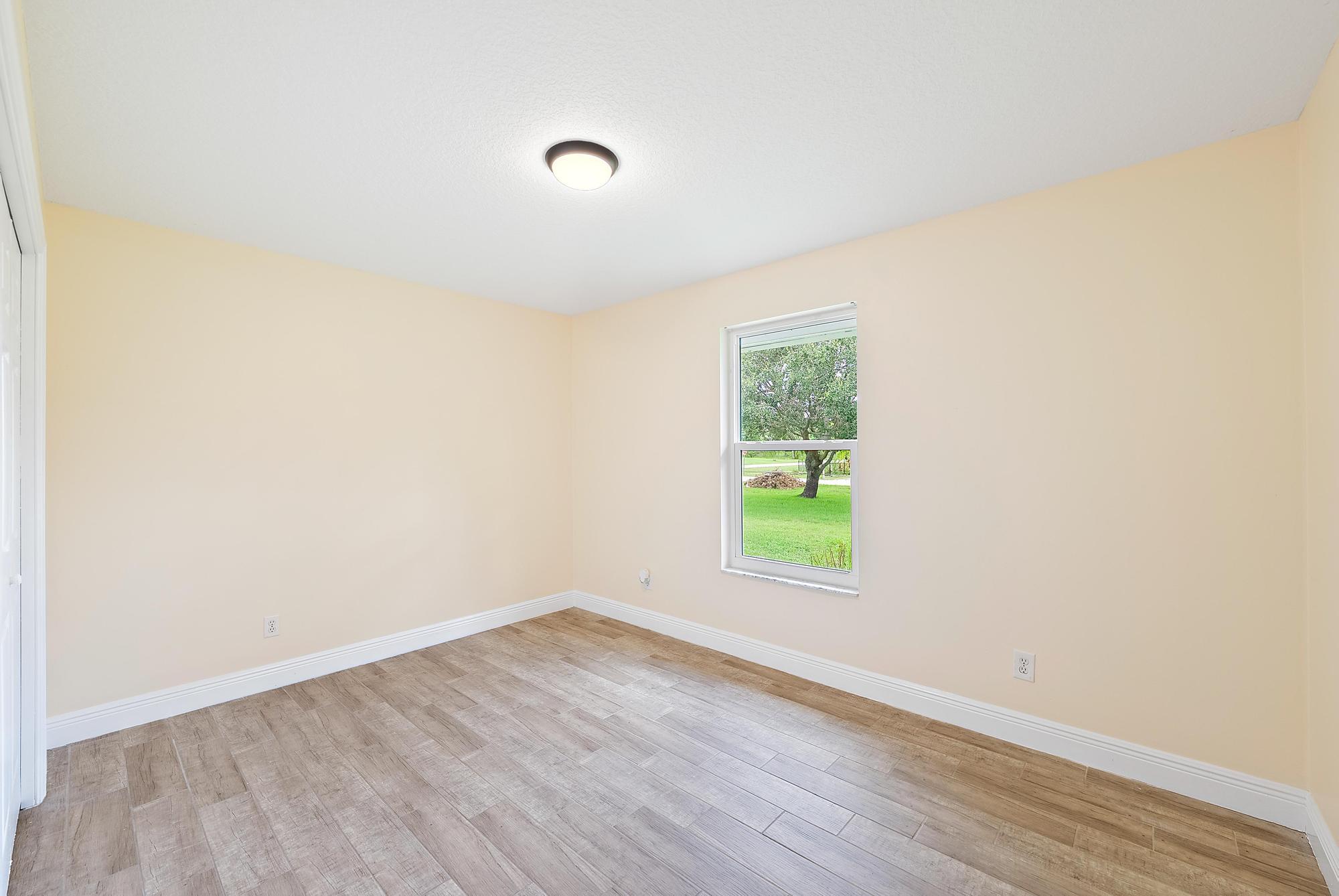18523 42nd Road N