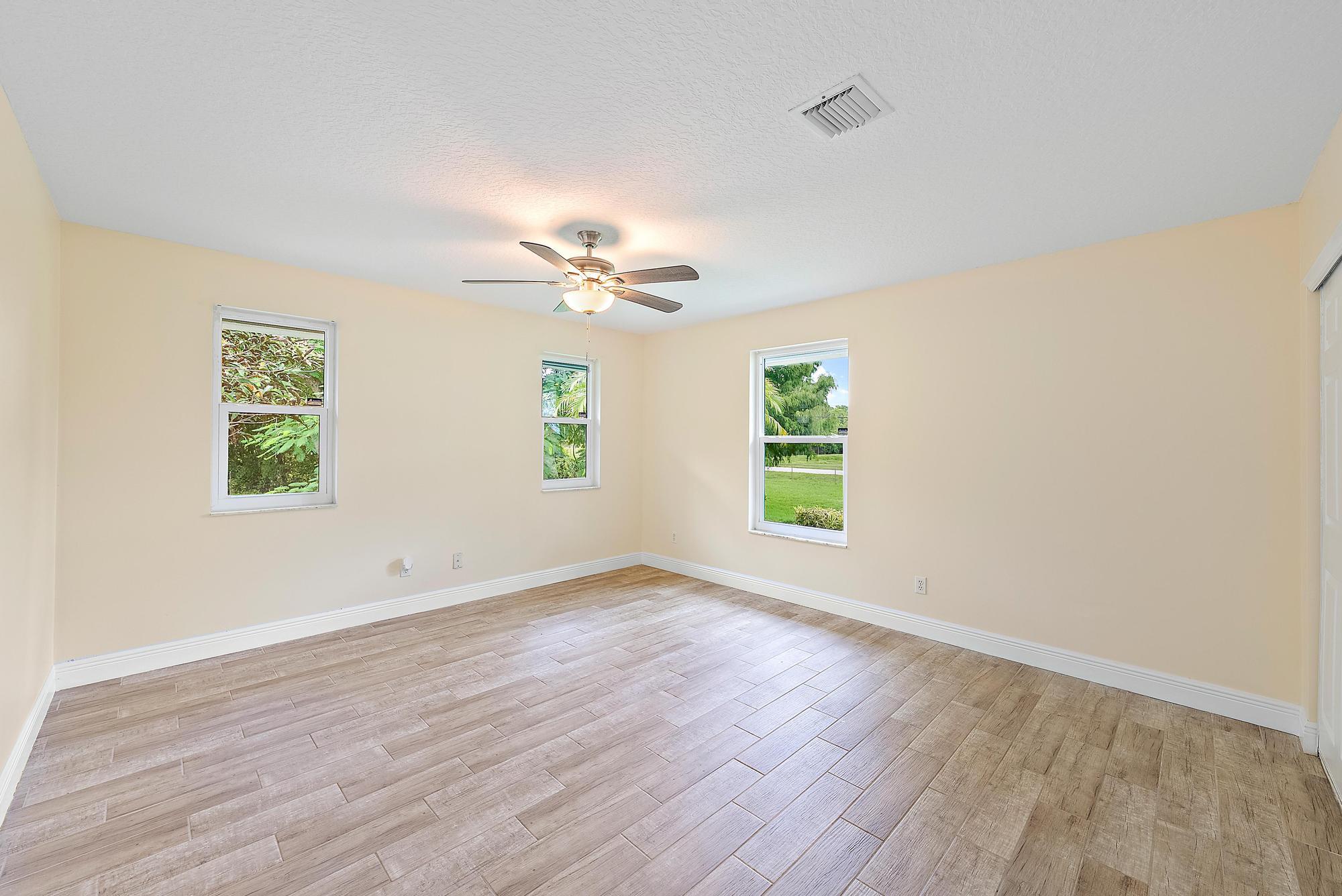 18523 42nd Road N
