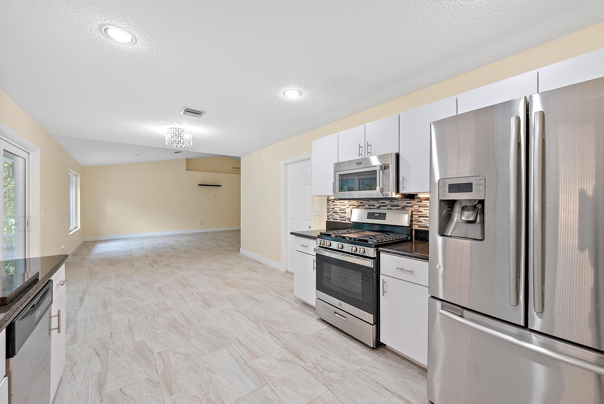 18523 42nd Road N