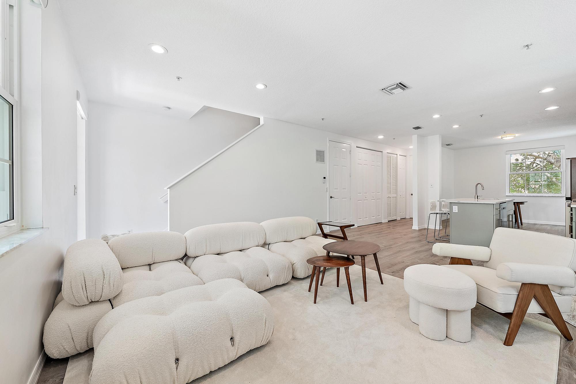 1522 Limetree Bay Avenue