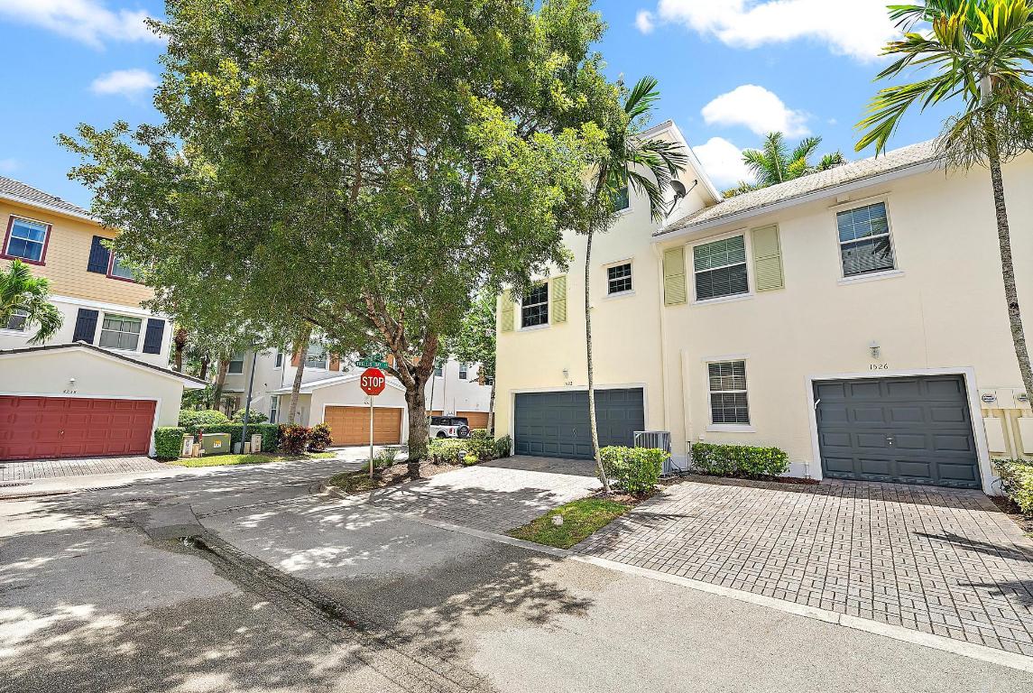 1522 Limetree Bay Avenue