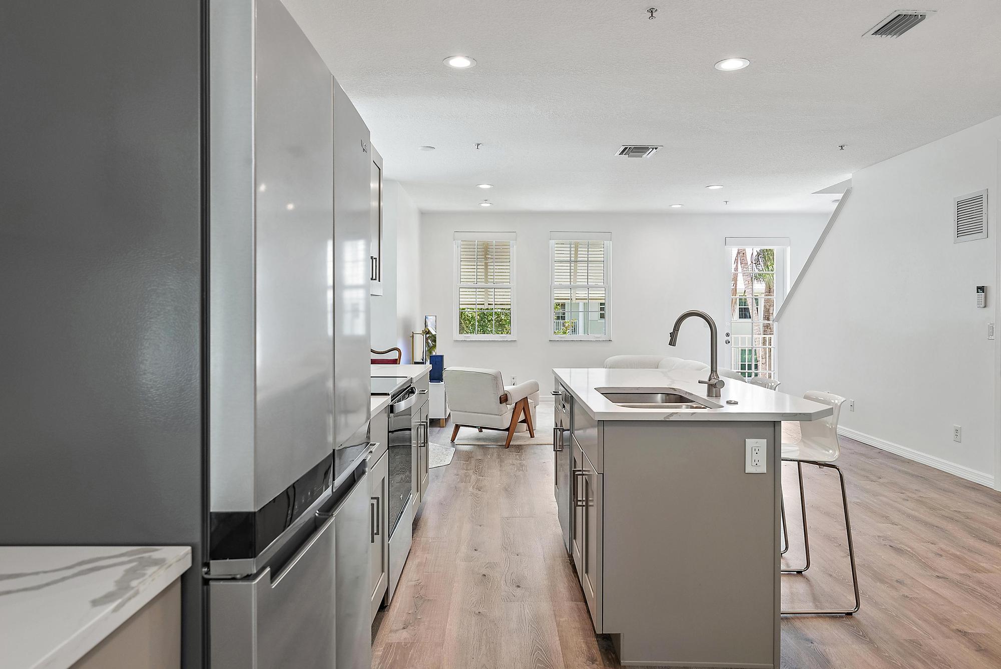 1522 Limetree Bay Avenue