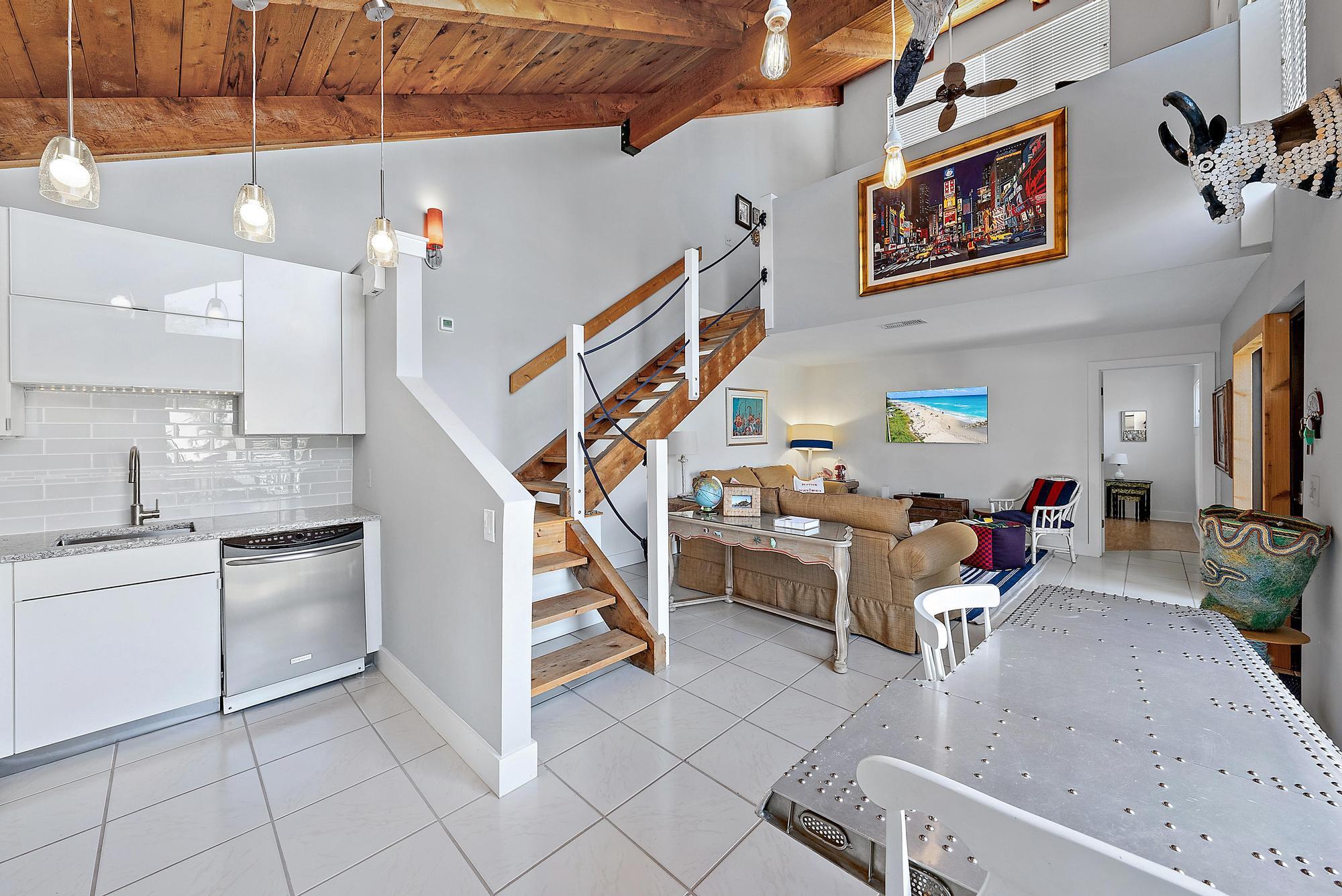 1605 S Us Highway 1 16f