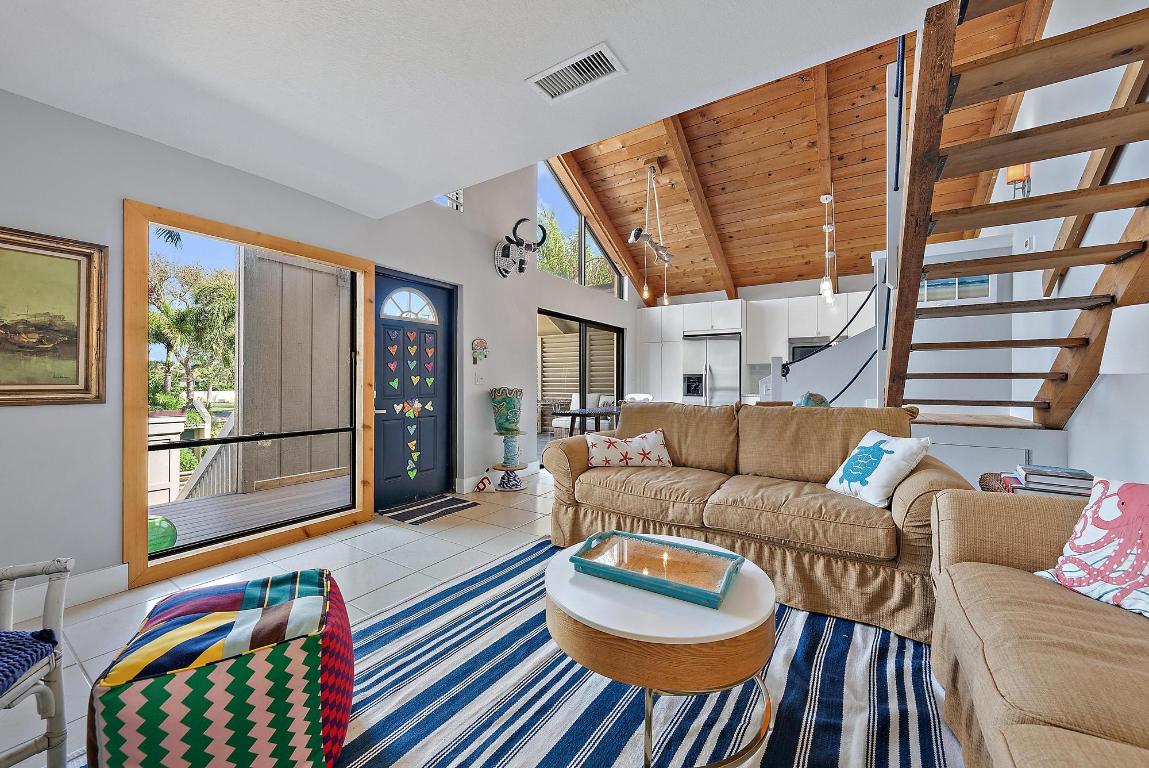 1605 S Us Highway 1 16f