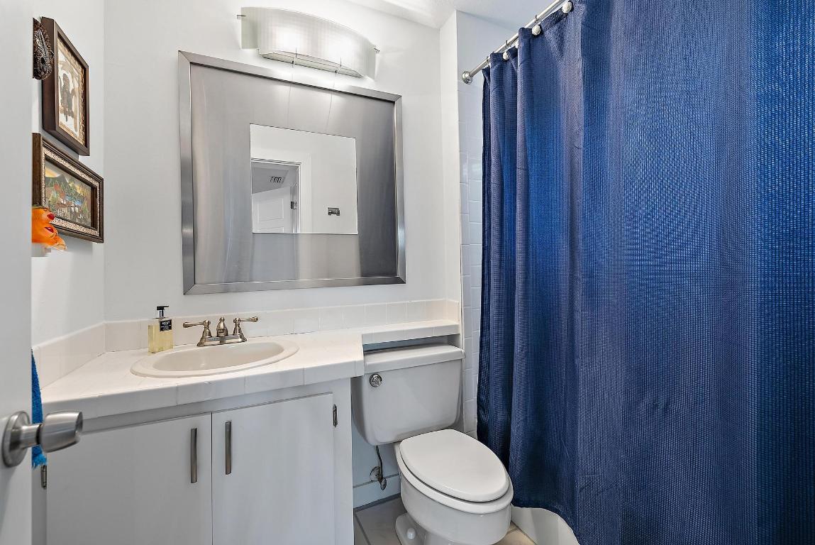 1605 S Us Highway 1 16f