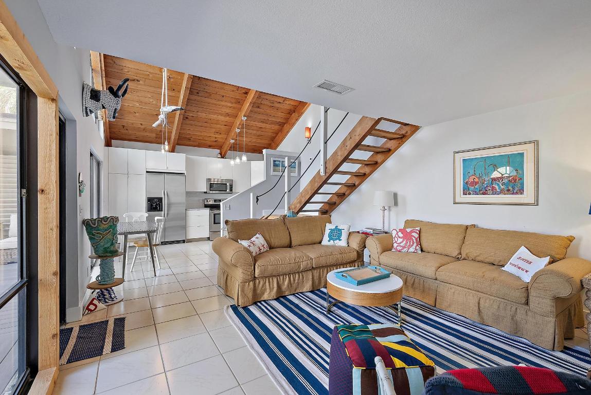 1605 S Us Highway 1 16f