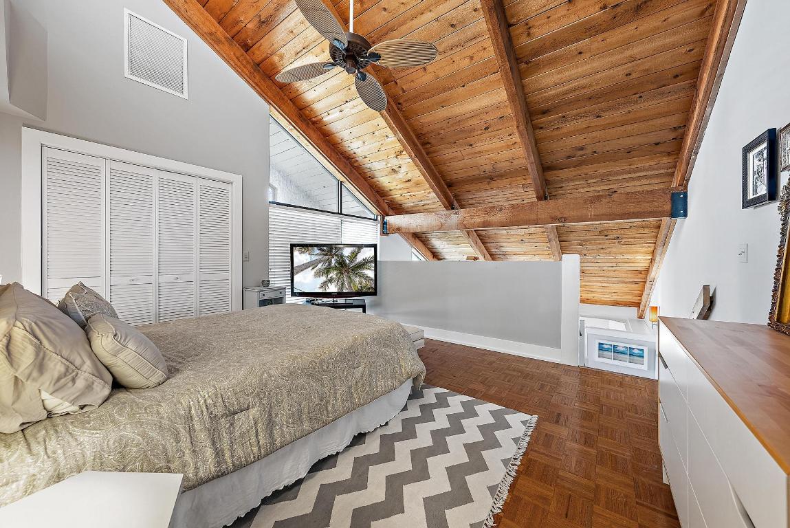 1605 S Us Highway 1 16f