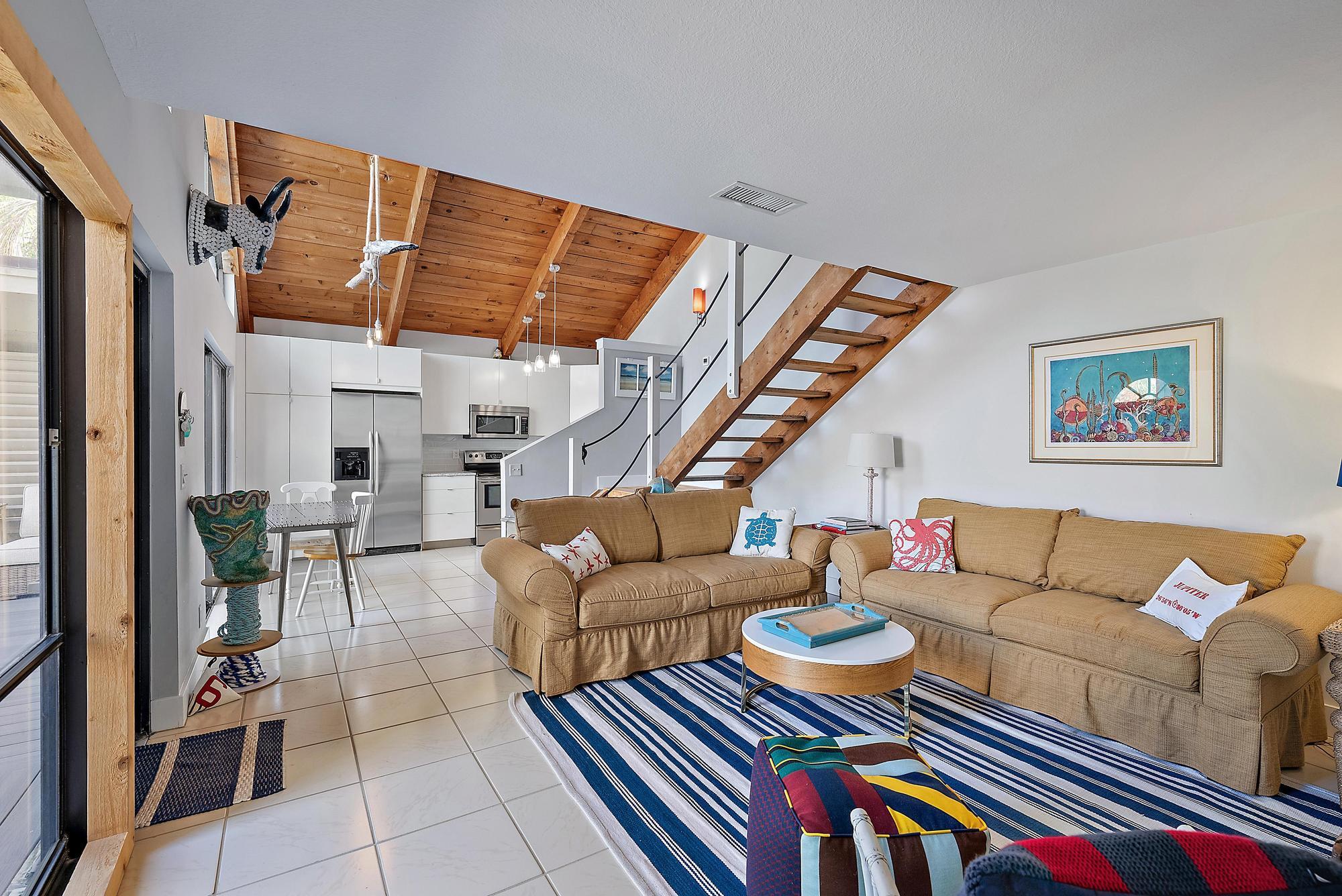 1605 S Us Highway 1 16f