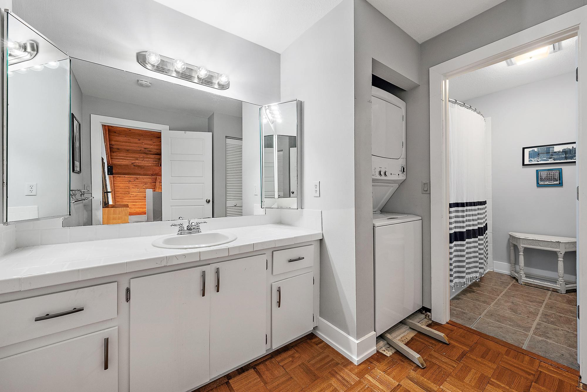 1605 S Us Highway 1 16f