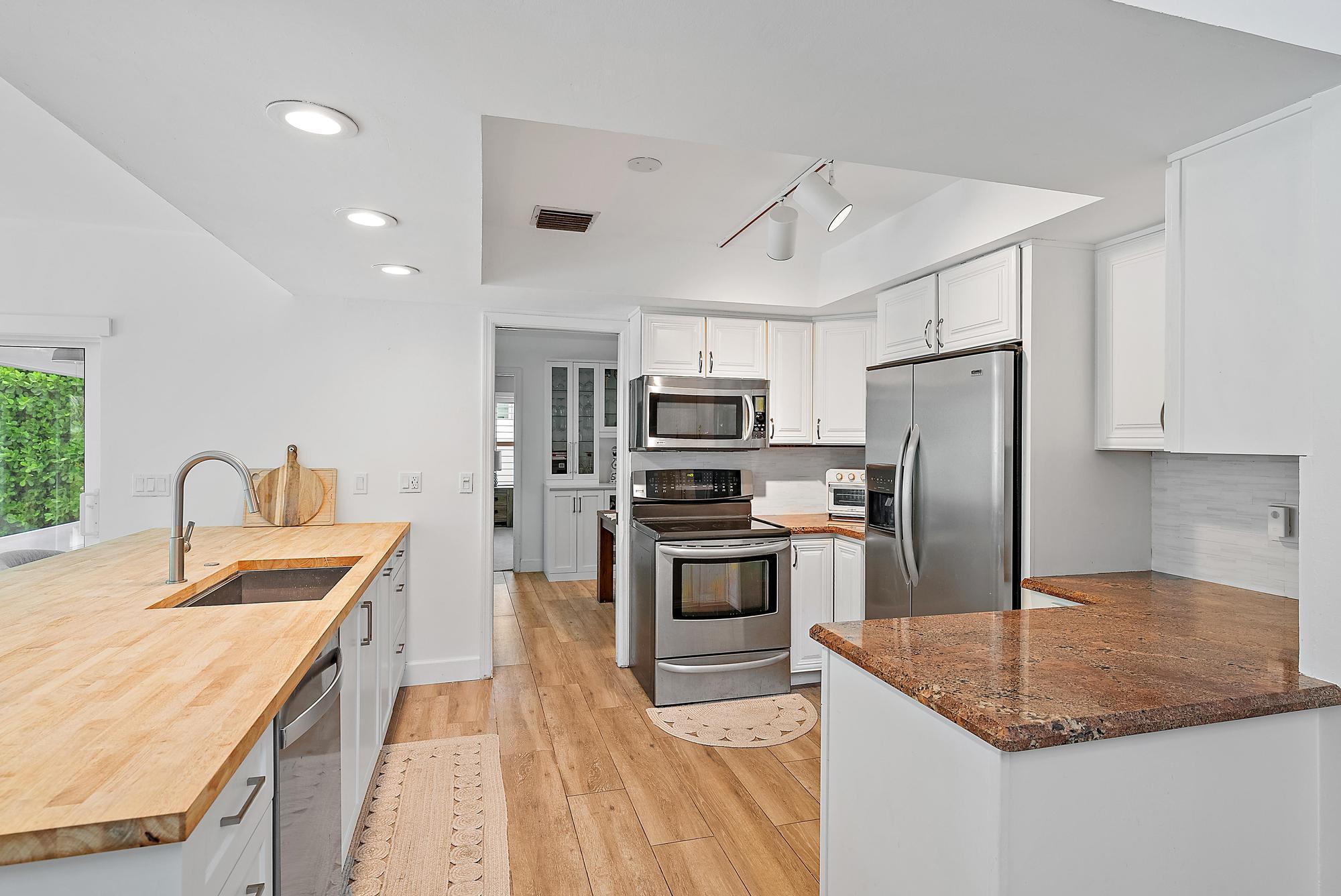 19 Leeward Circle