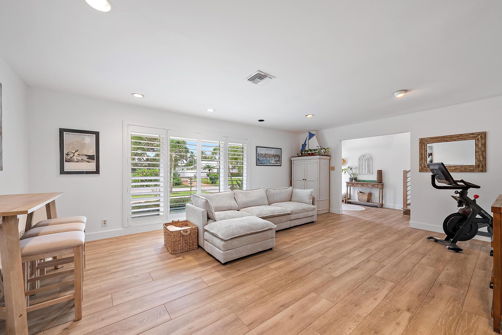 19 Leeward Circle