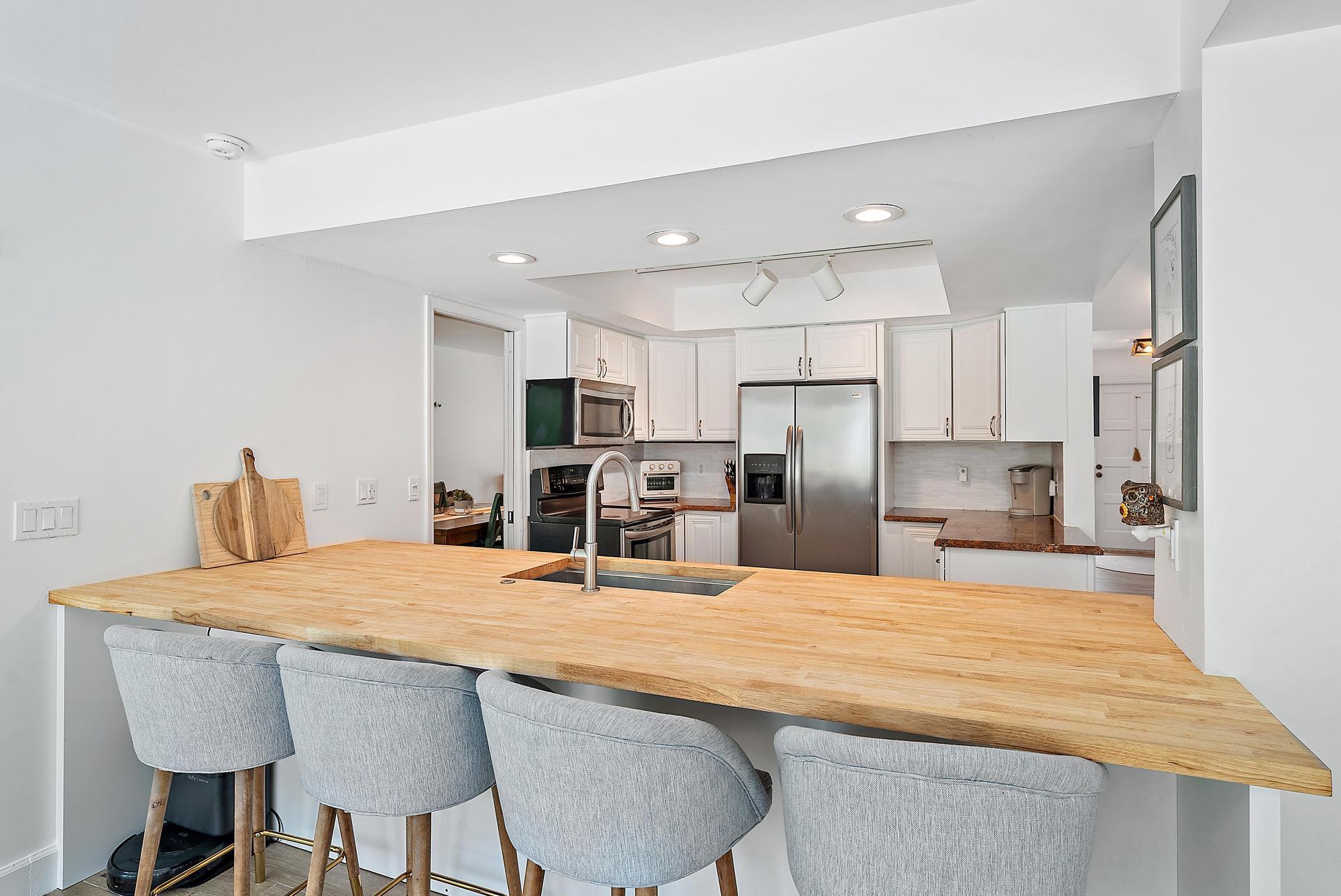 19 Leeward Circle