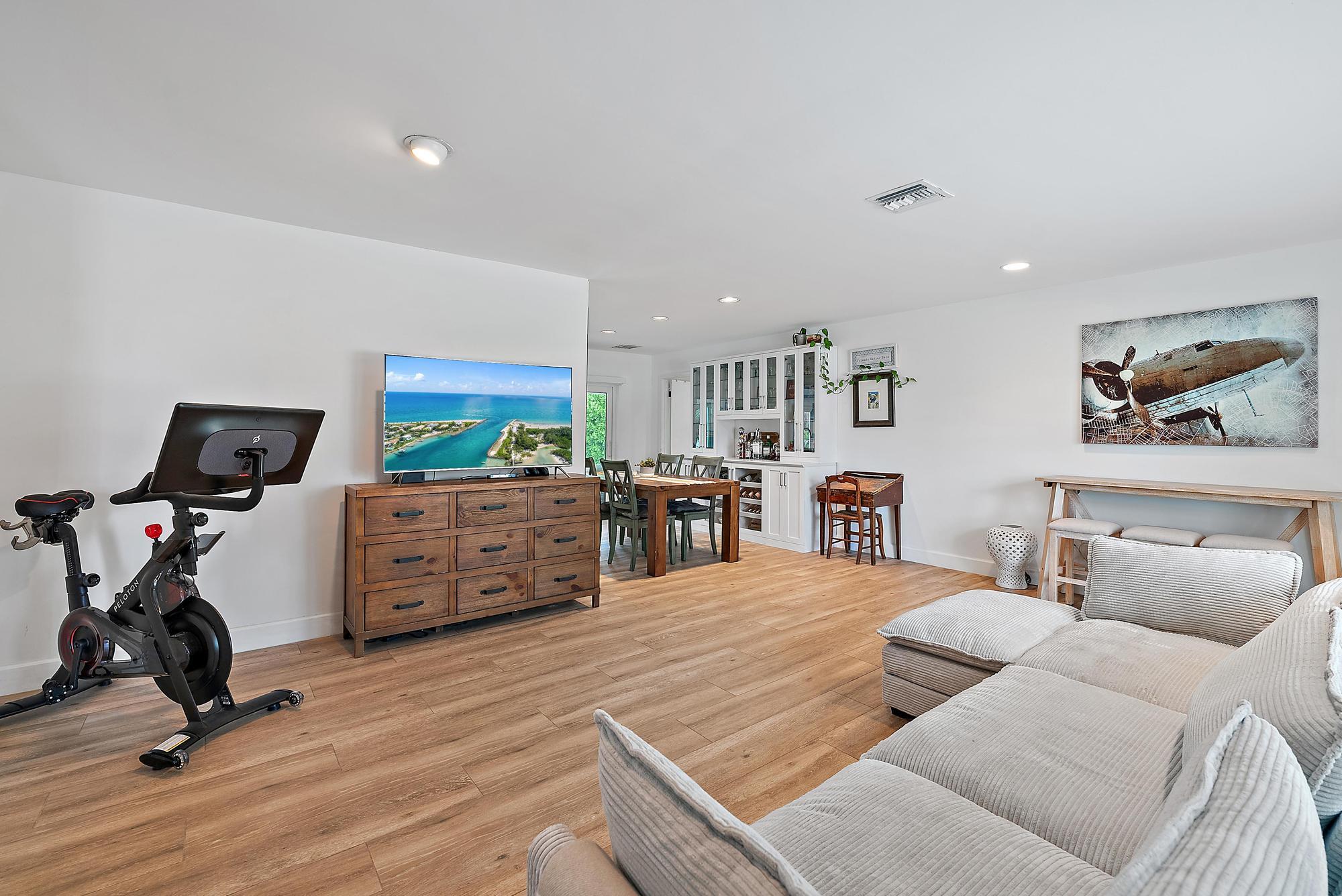 19 Leeward Circle
