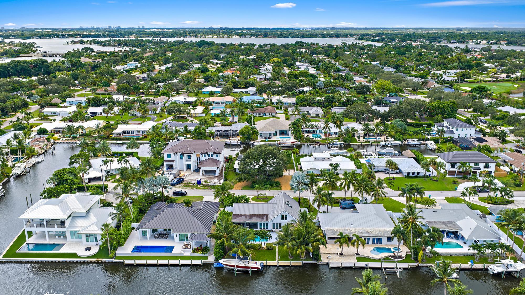 19 Leeward Circle