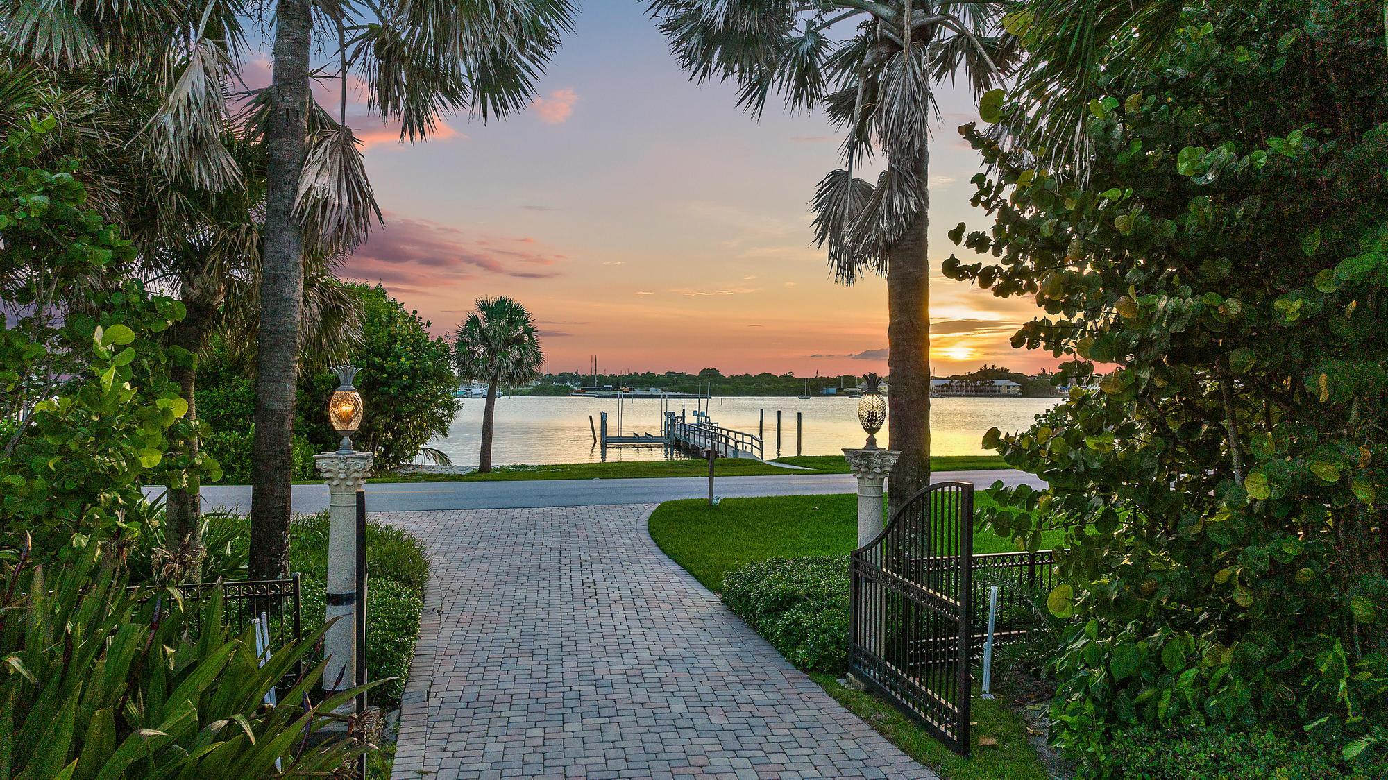 613 S Beach Road | Jupiter, Florida