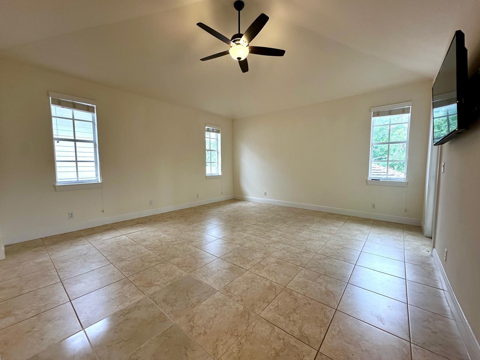 224 W Bay Cedar Circle