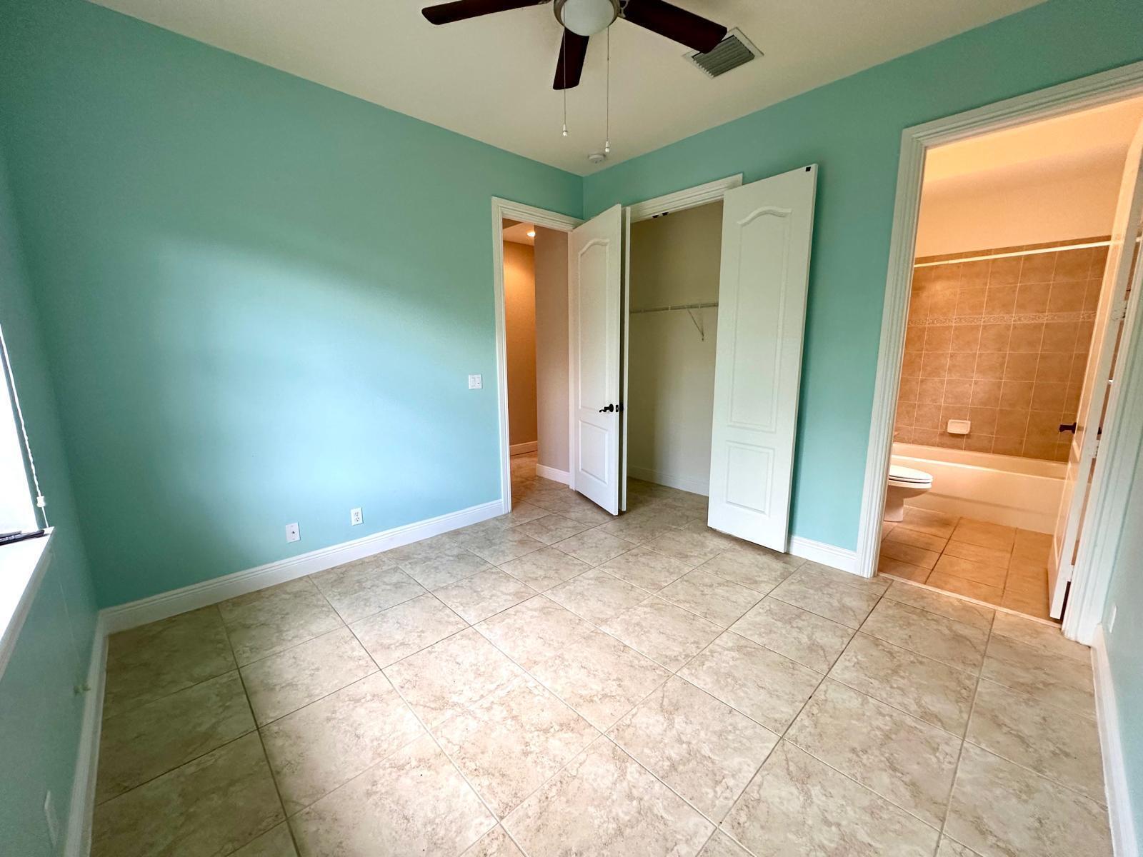 224 W Bay Cedar Circle