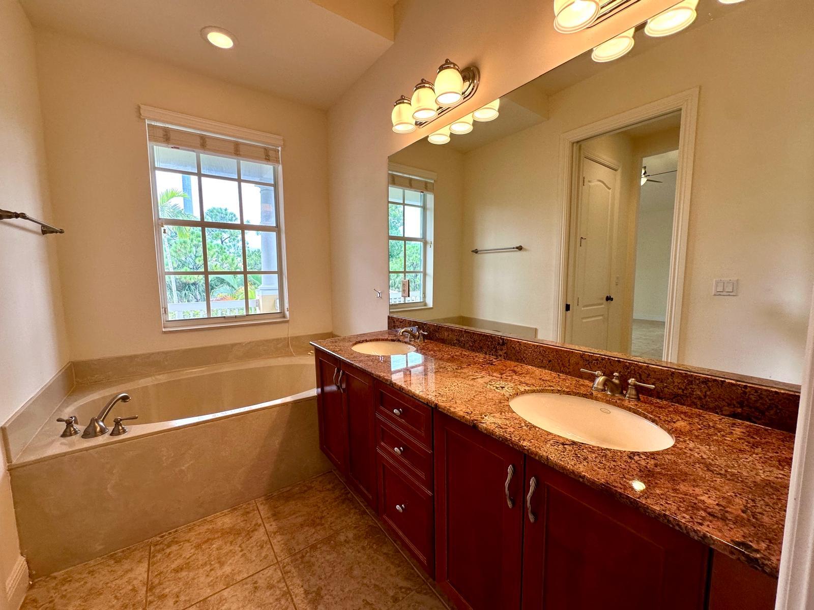 224 W Bay Cedar Circle