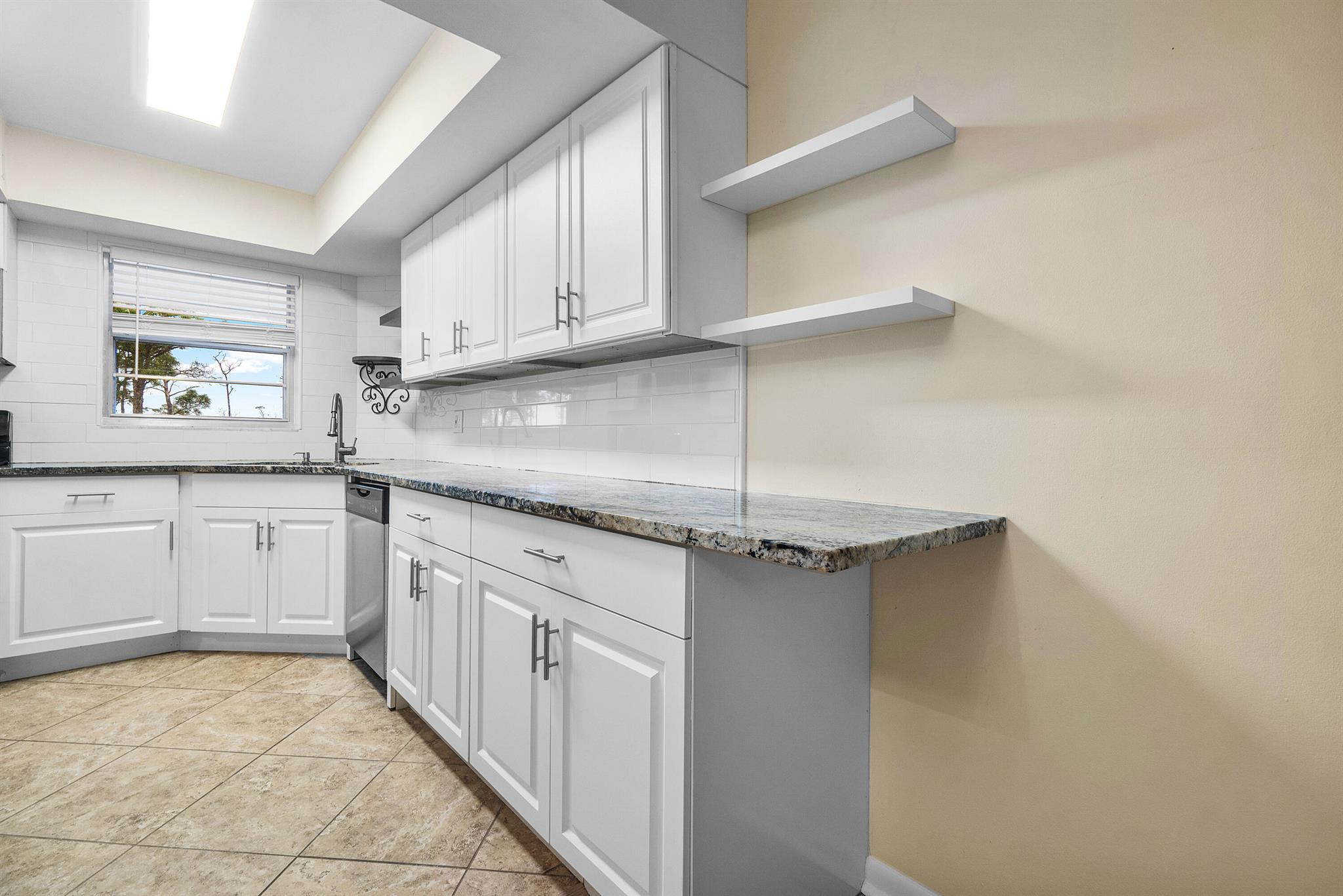 18081 SE Country Club Drive 32-318