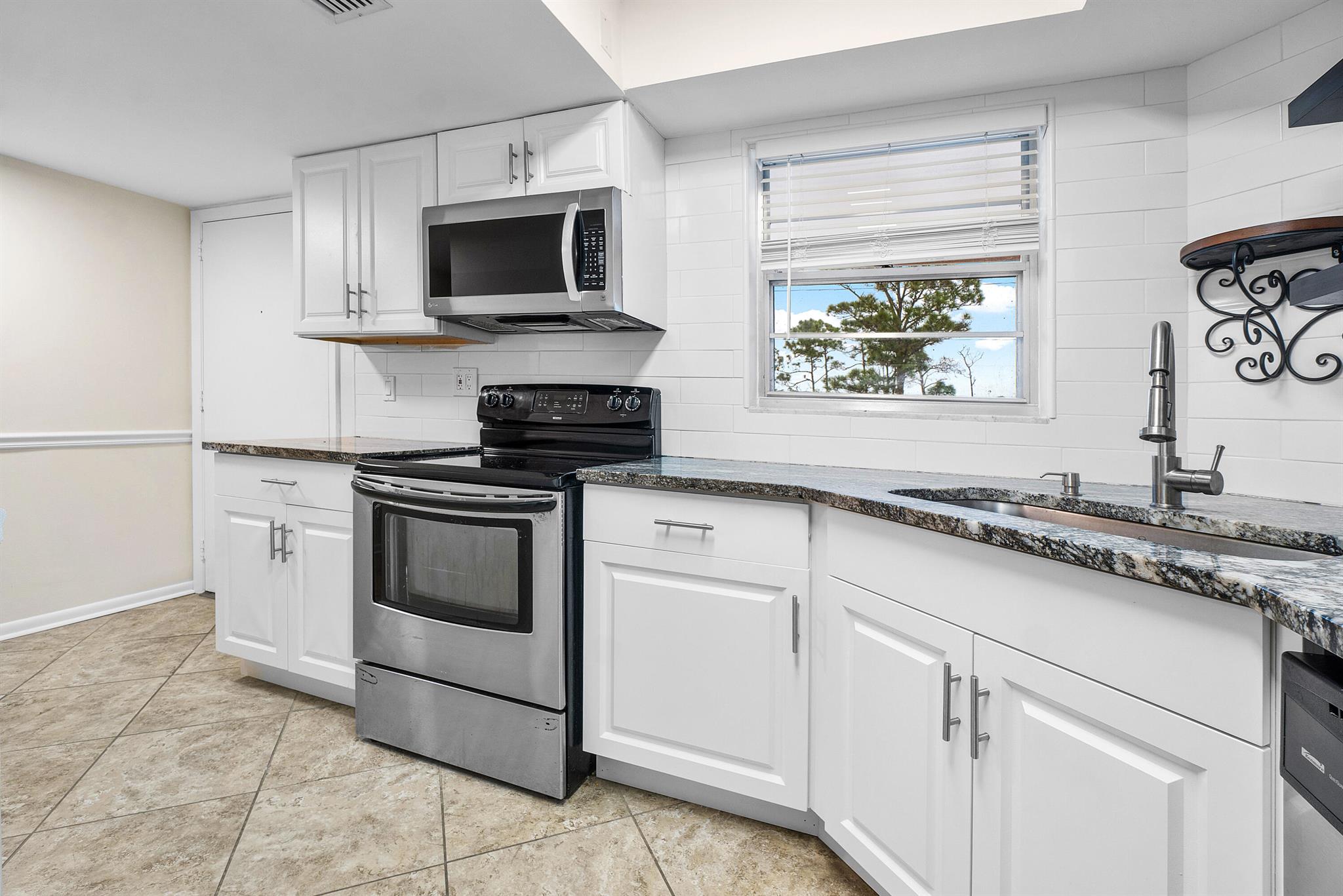 18081 SE Country Club Drive 32-318