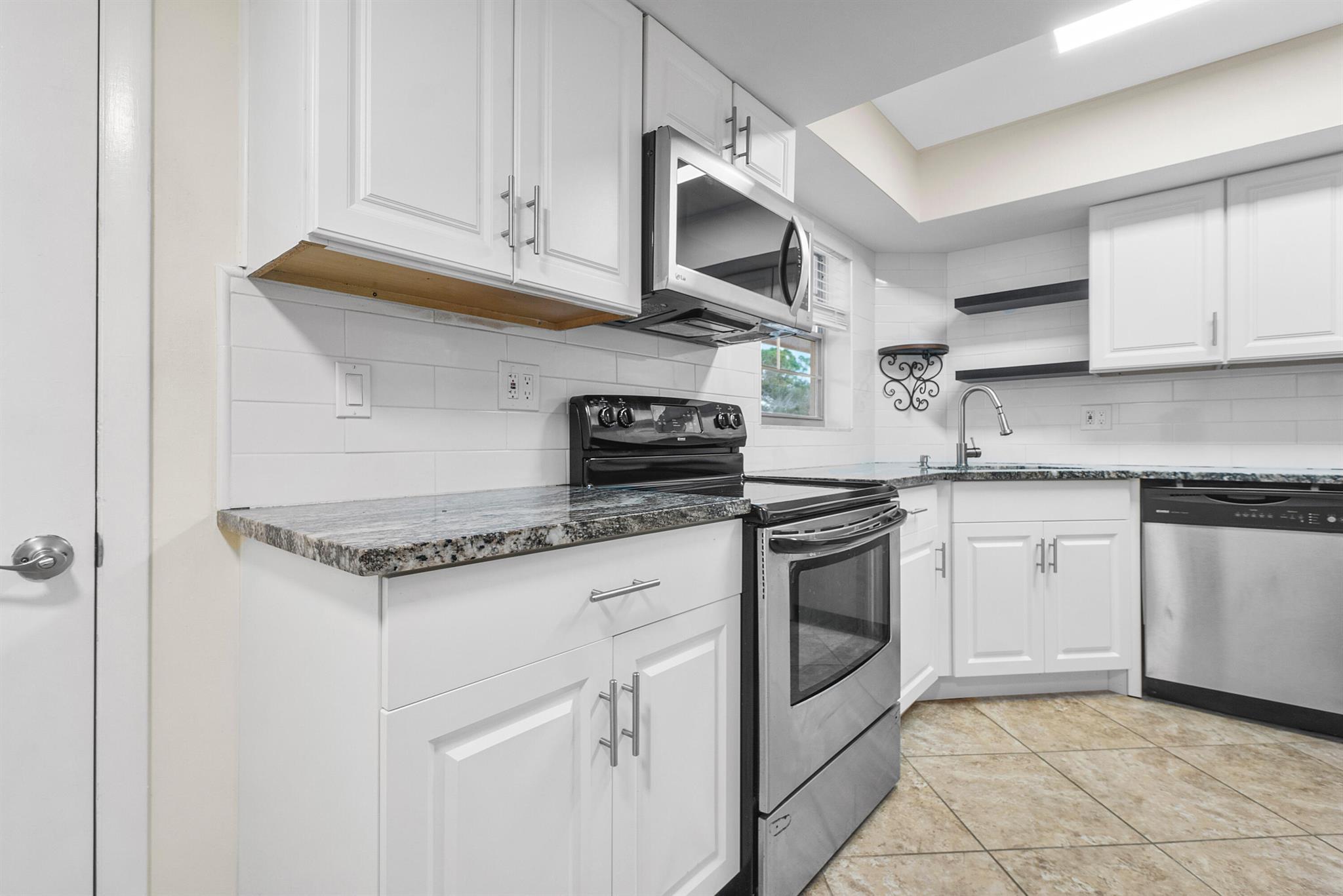 18081 SE Country Club Drive 32-318