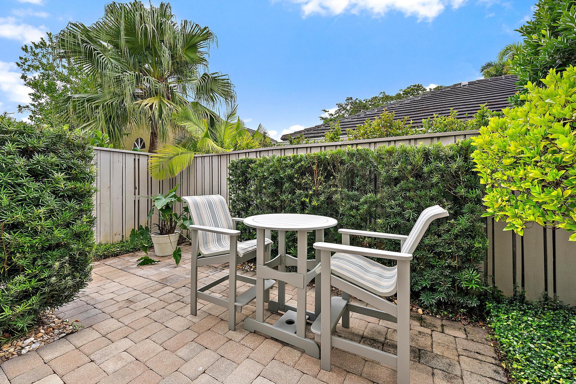 17 Commodore Place | Palm Beach Gardens, Florida