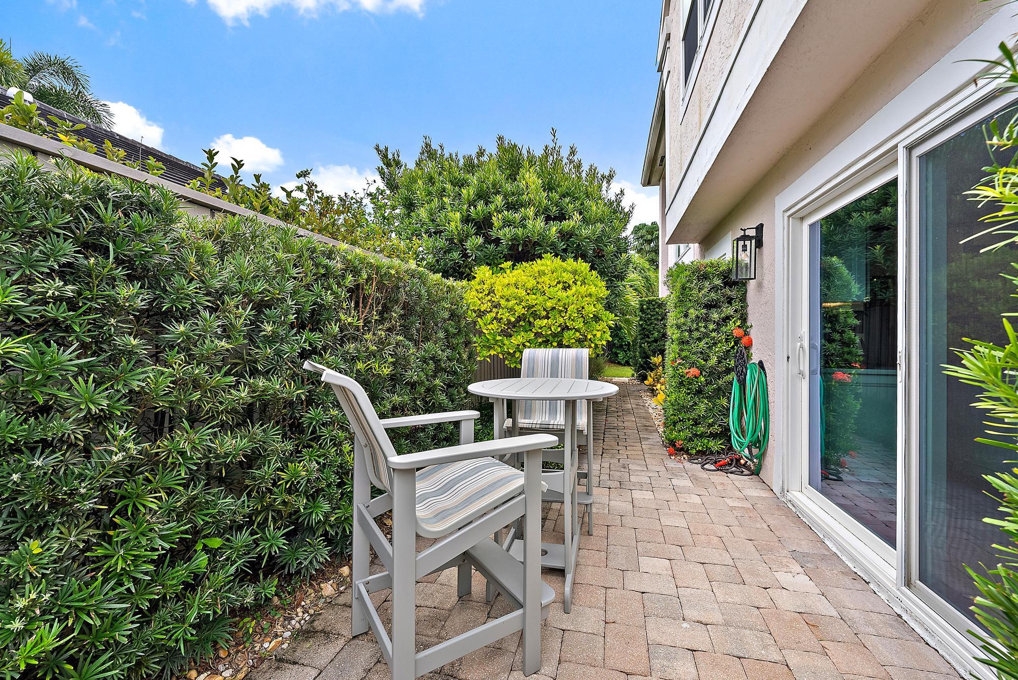 17 Commodore Place | Palm Beach Gardens, Florida