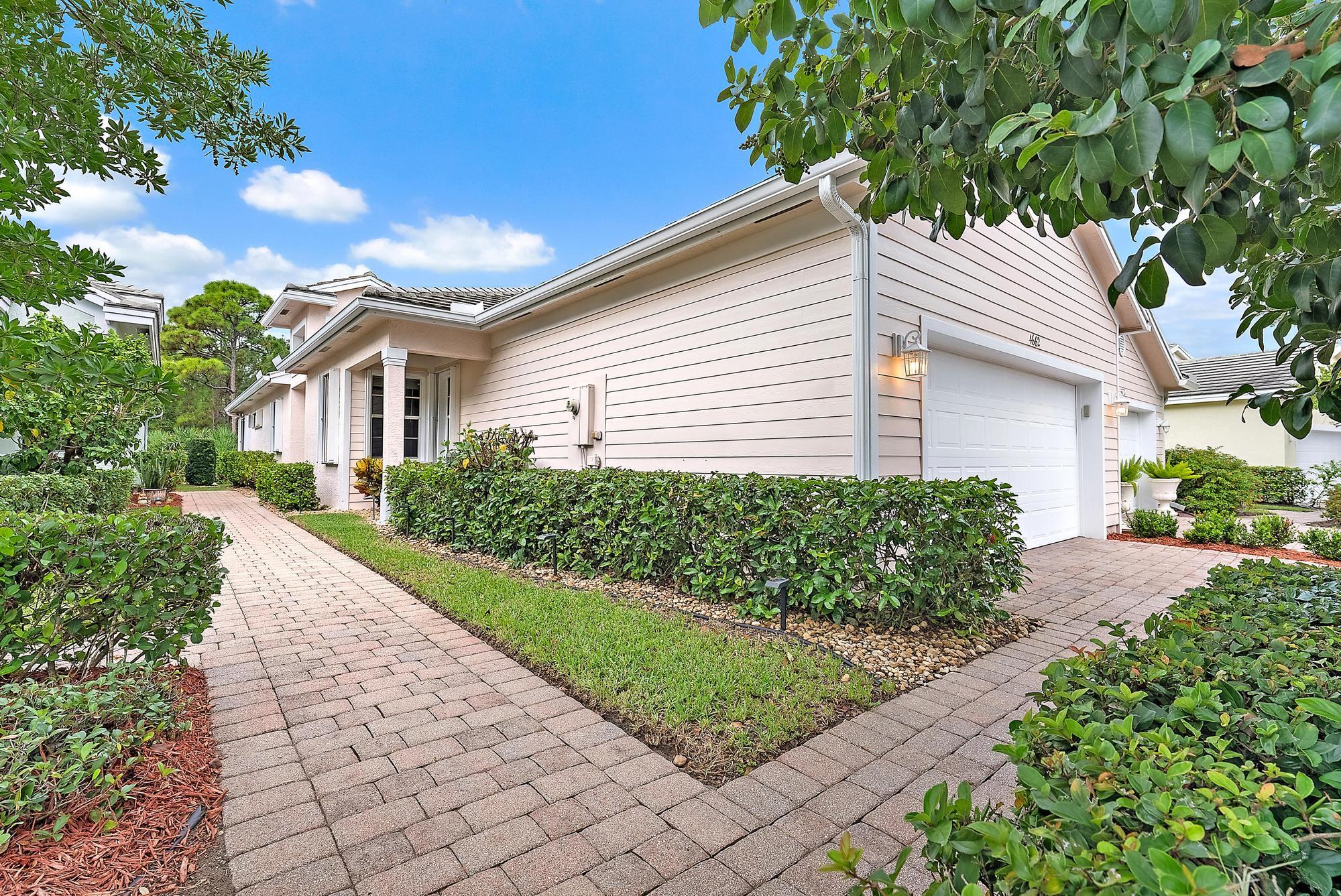 4662 SE Bridgetown Court