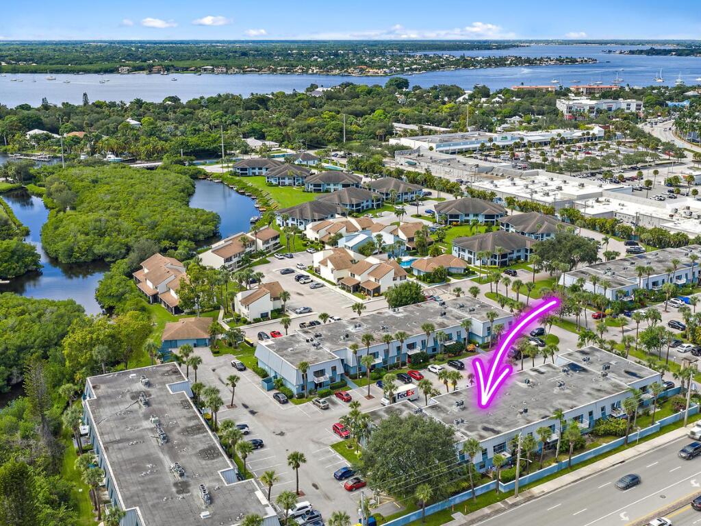 950 S Kanner Hwy B-24