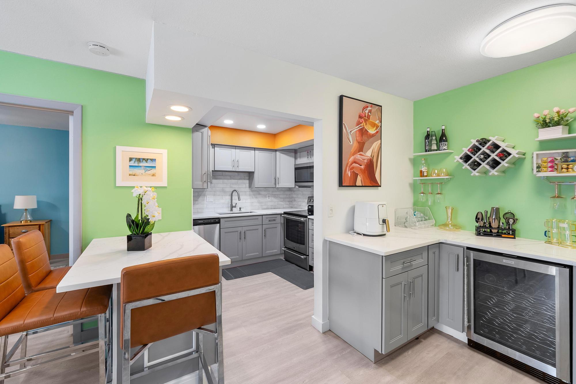 950 S Kanner Hwy B-24