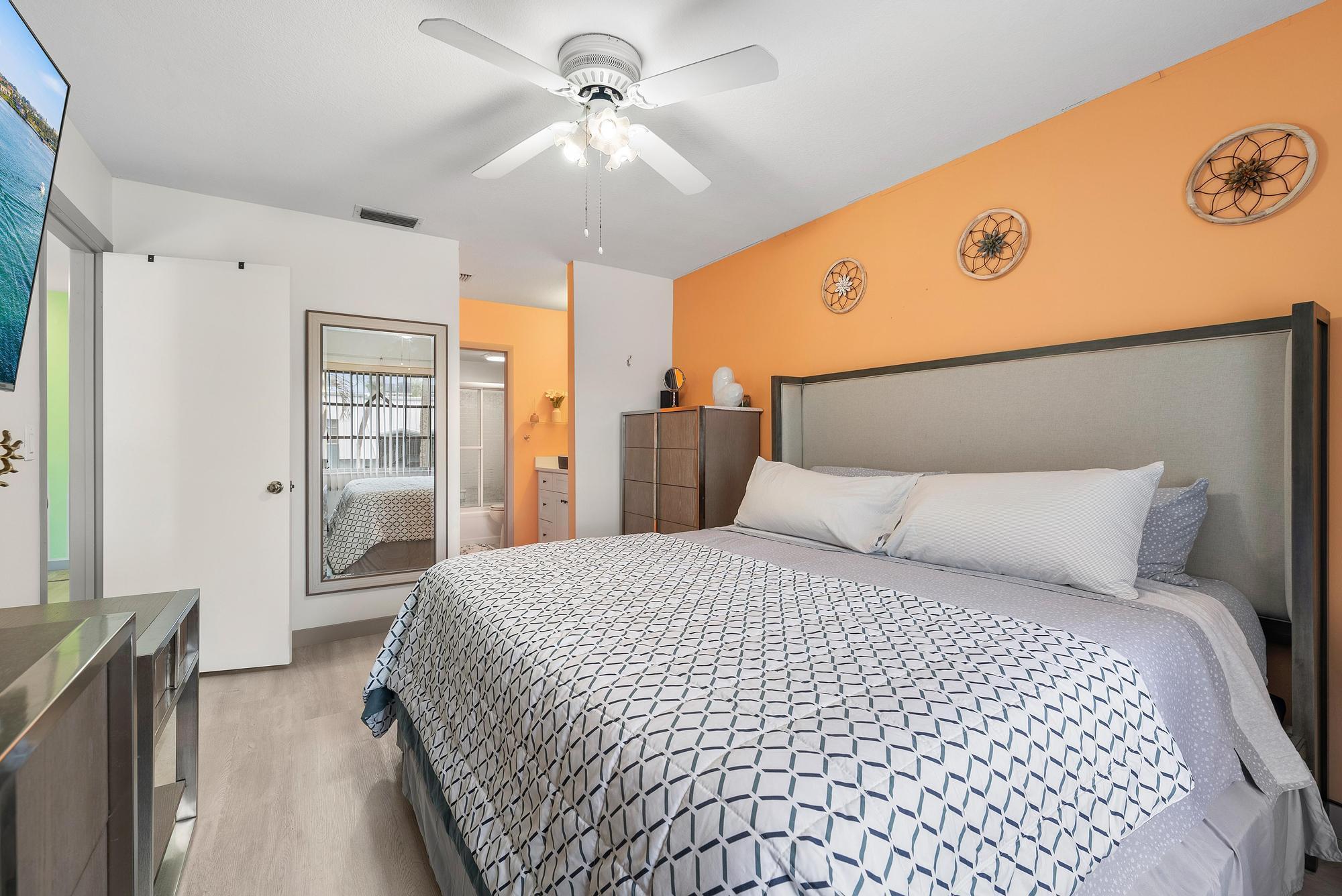 950 S Kanner Hwy B-24