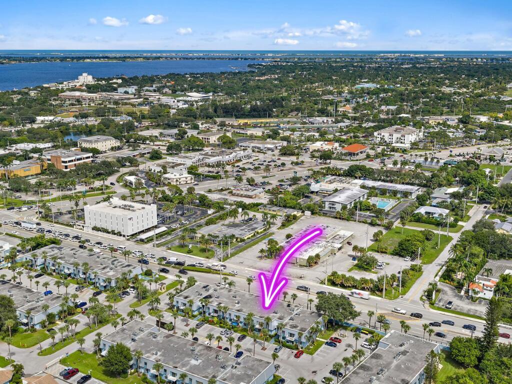 950 S Kanner Hwy B-24