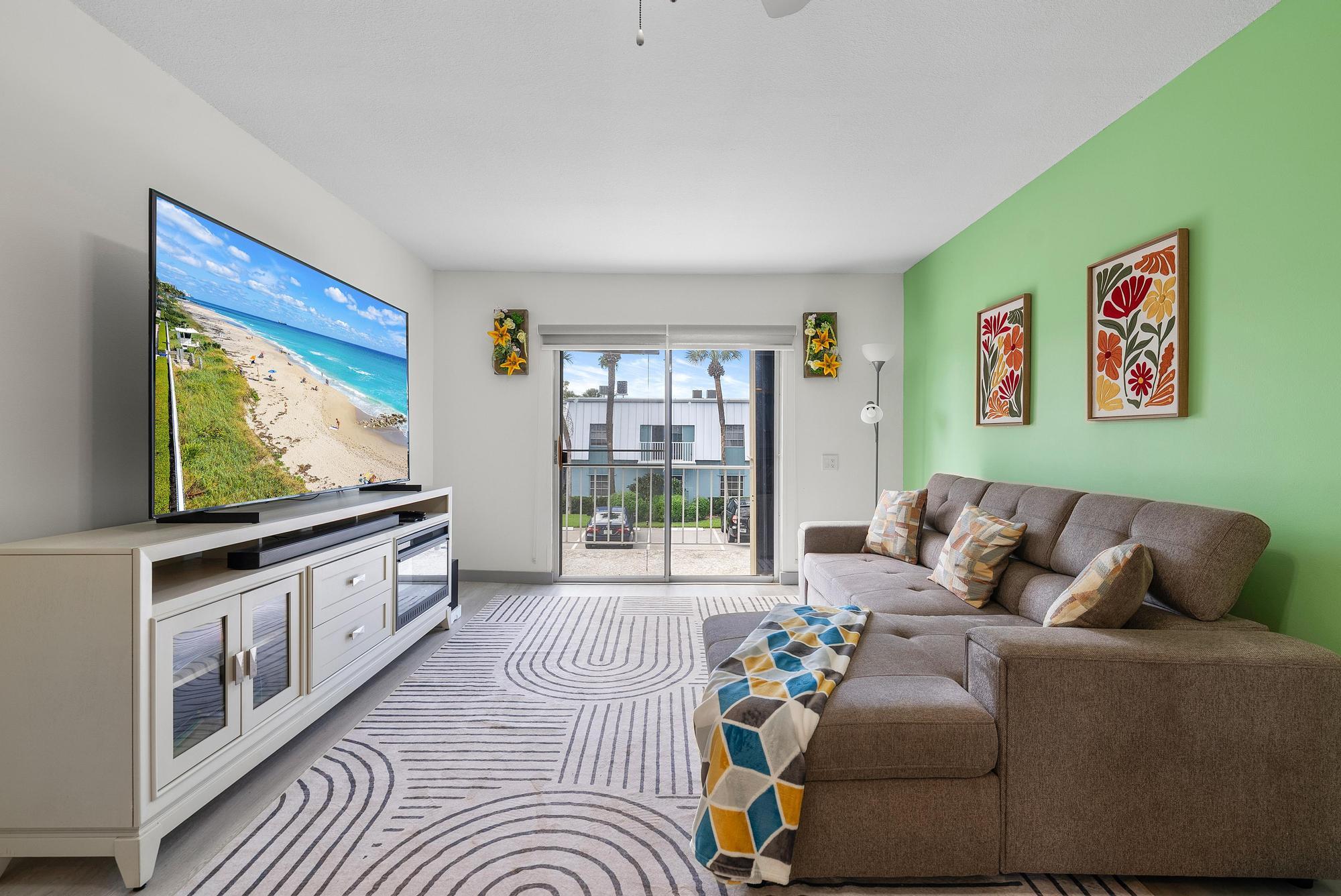 950 S Kanner Hwy B-24