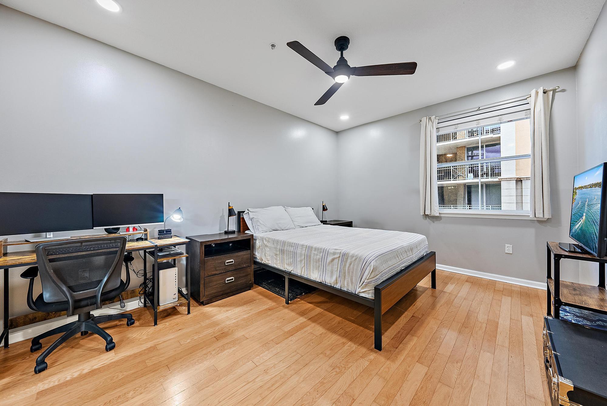 560 S Sapodilla Avenue 302