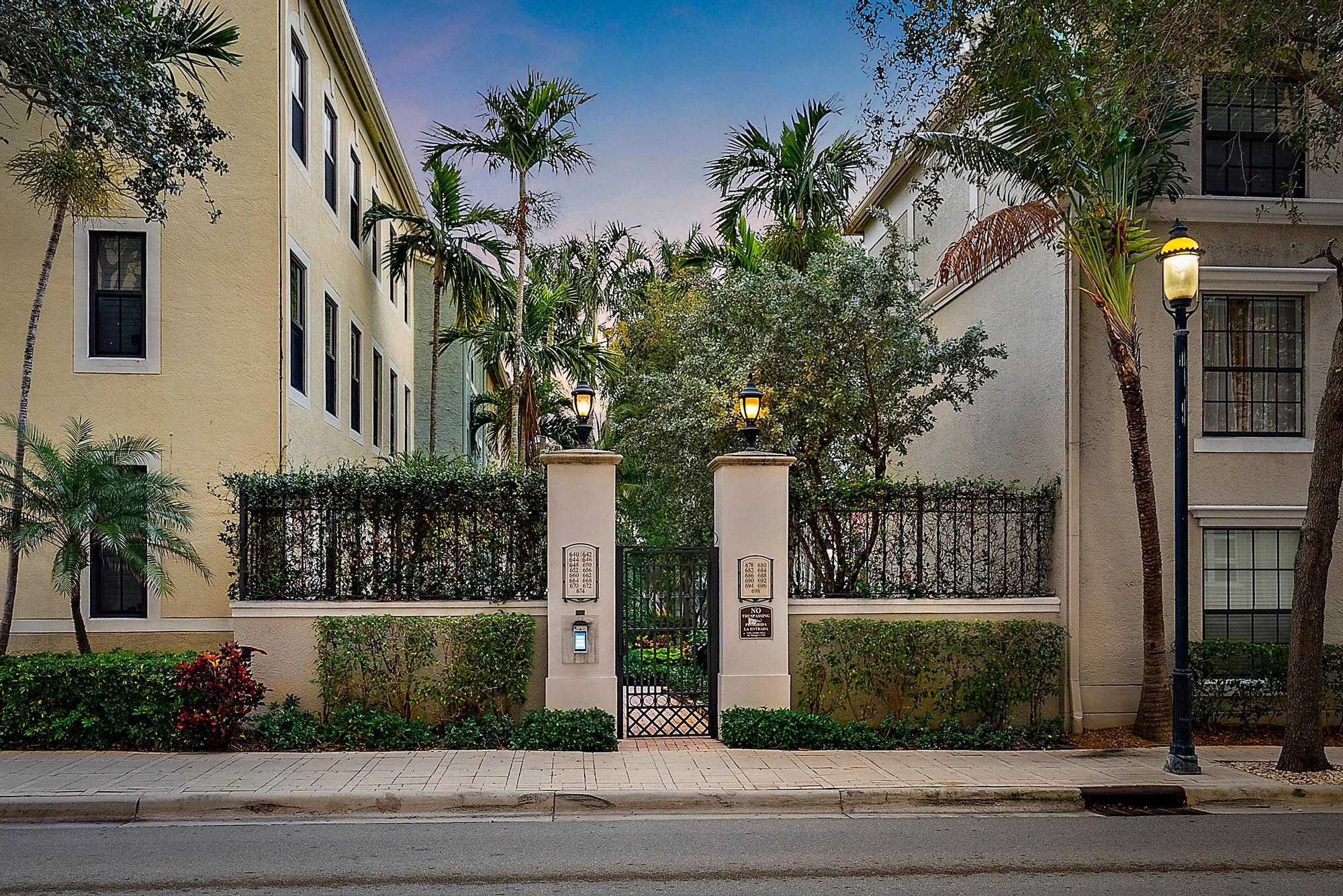 560 S Sapodilla Avenue 302