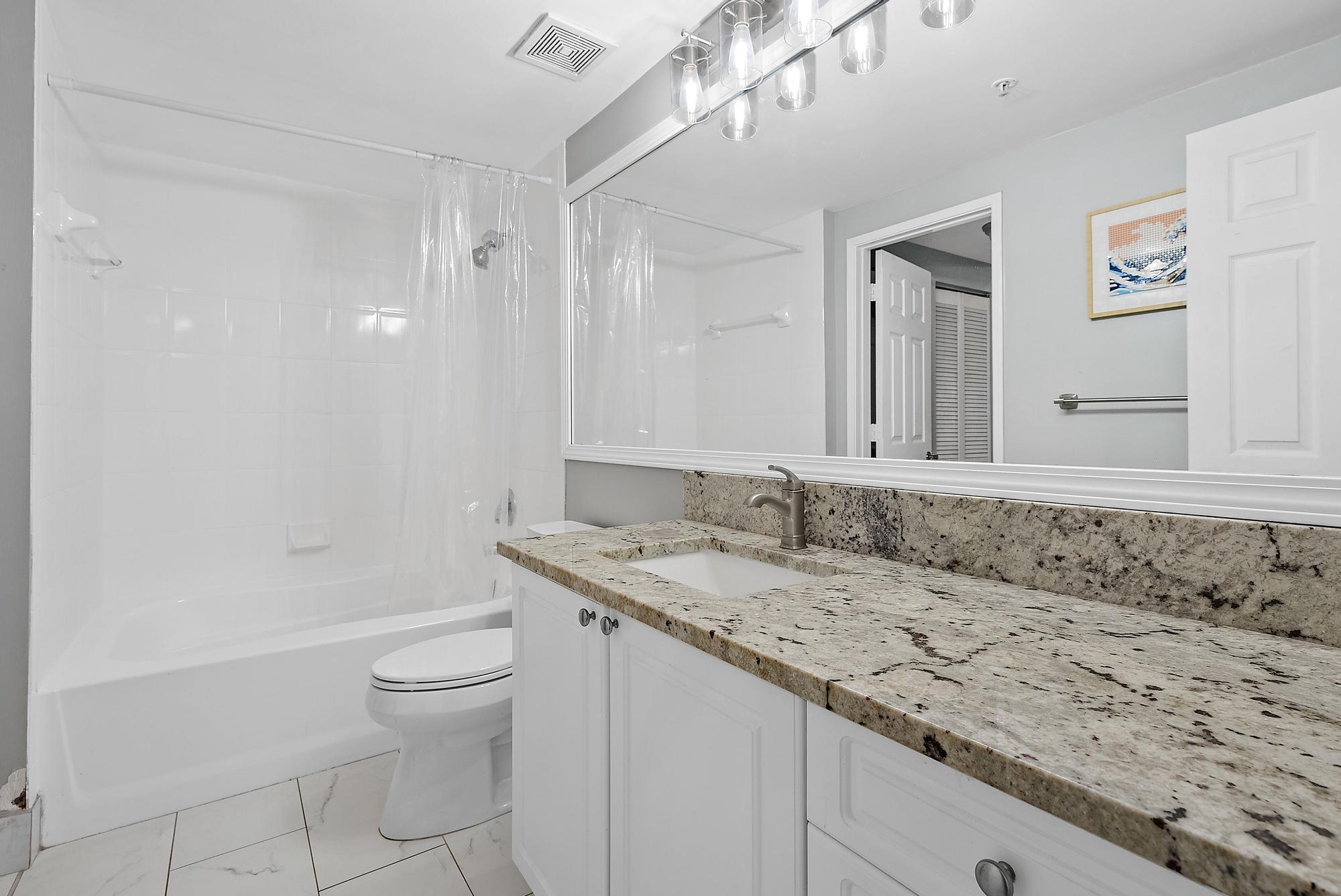 560 S Sapodilla Avenue 302
