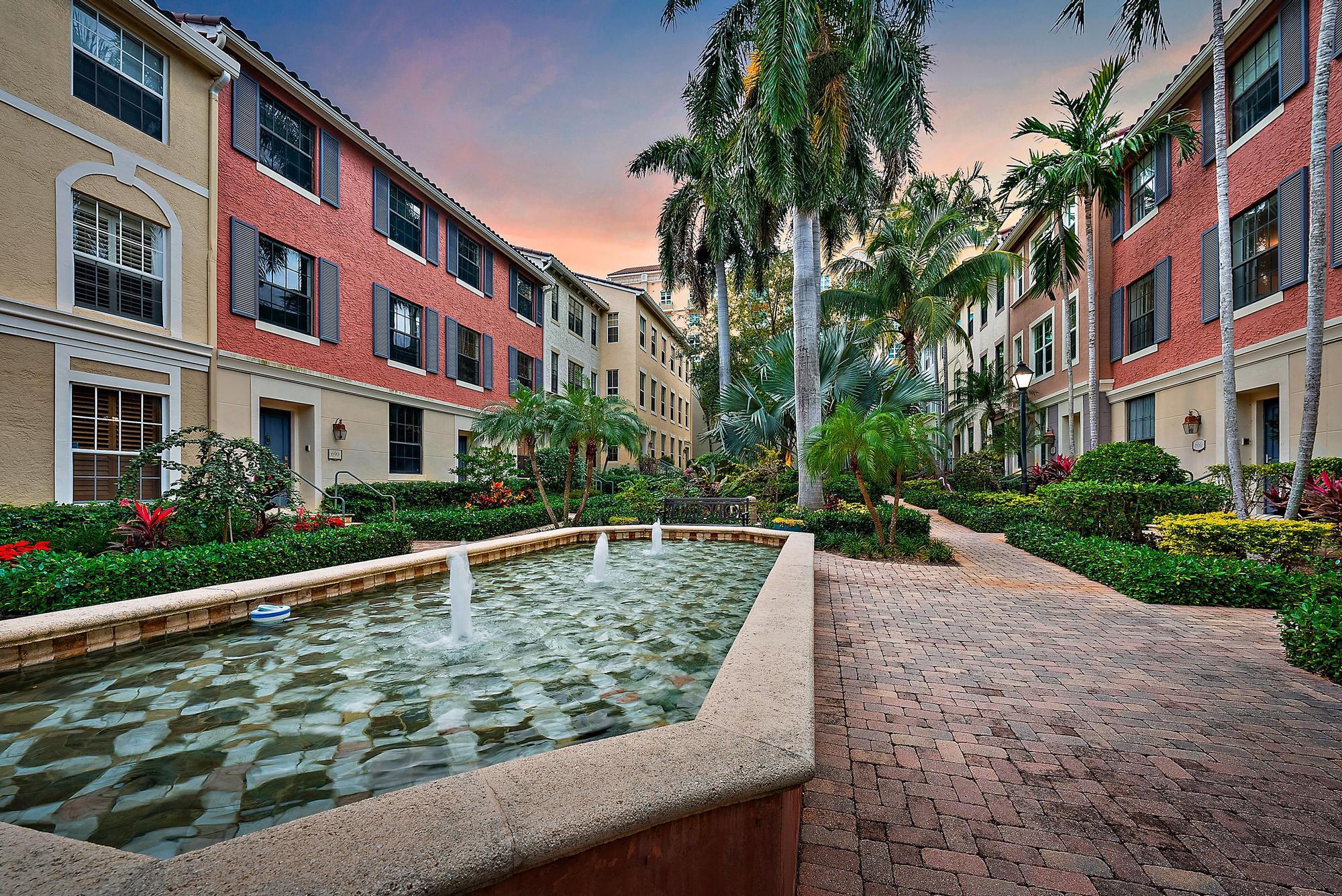 560 S Sapodilla Avenue 302