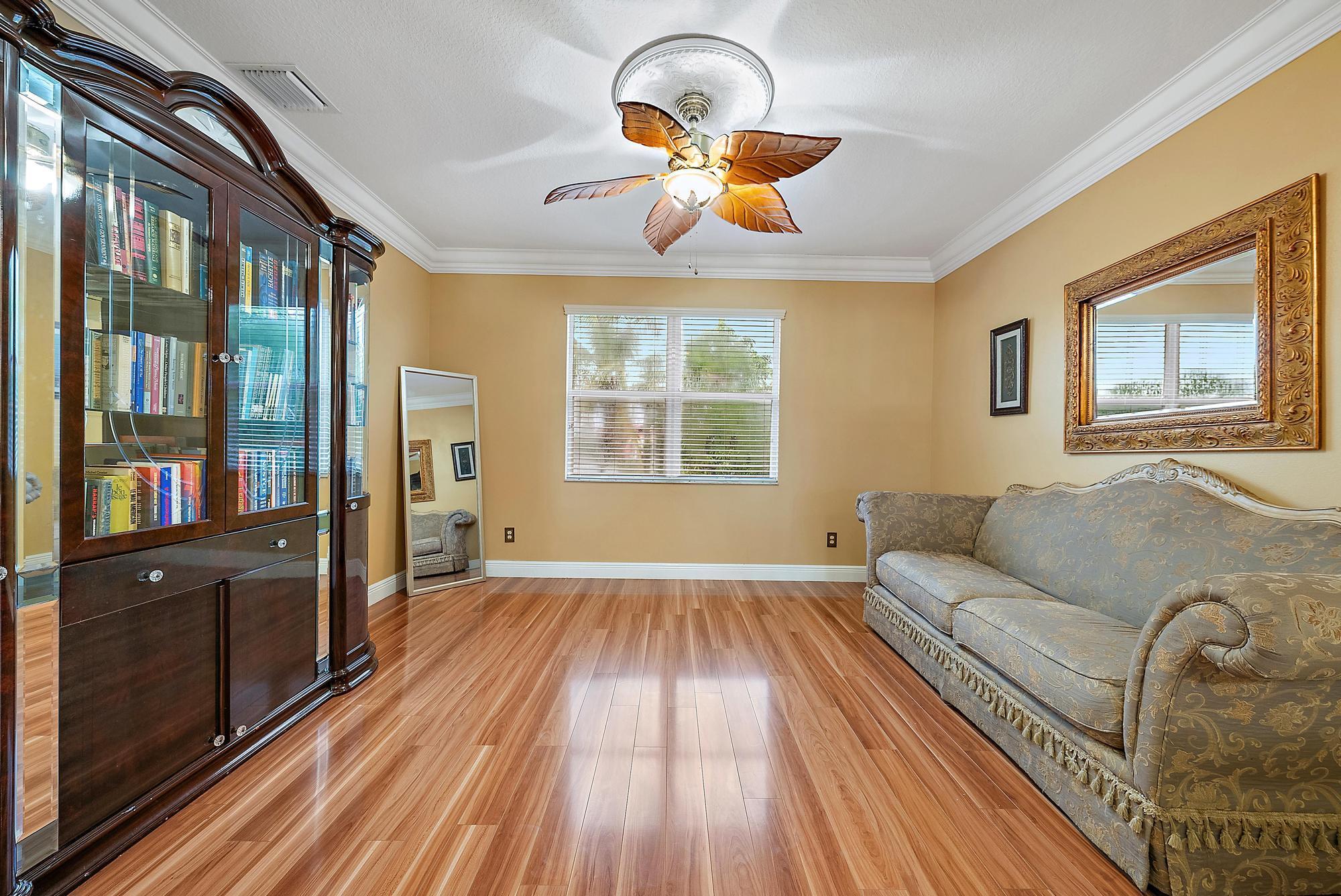 565 SW Halden Avenue