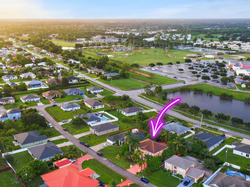 565 SW Halden Avenue | Port Saint Lucie, Florida