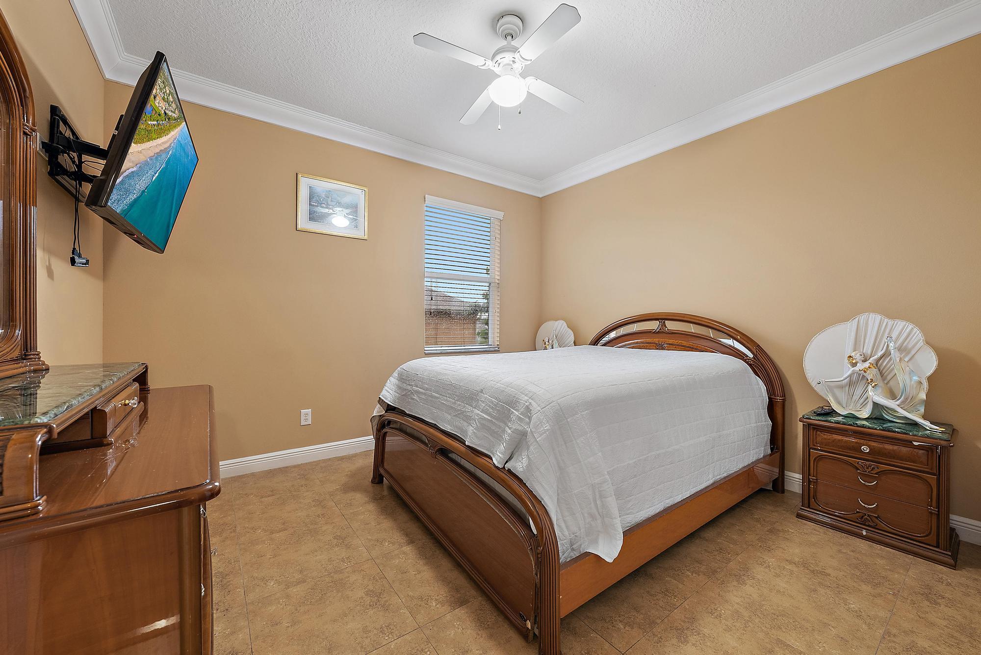 565 SW Halden Avenue | Port Saint Lucie, Florida