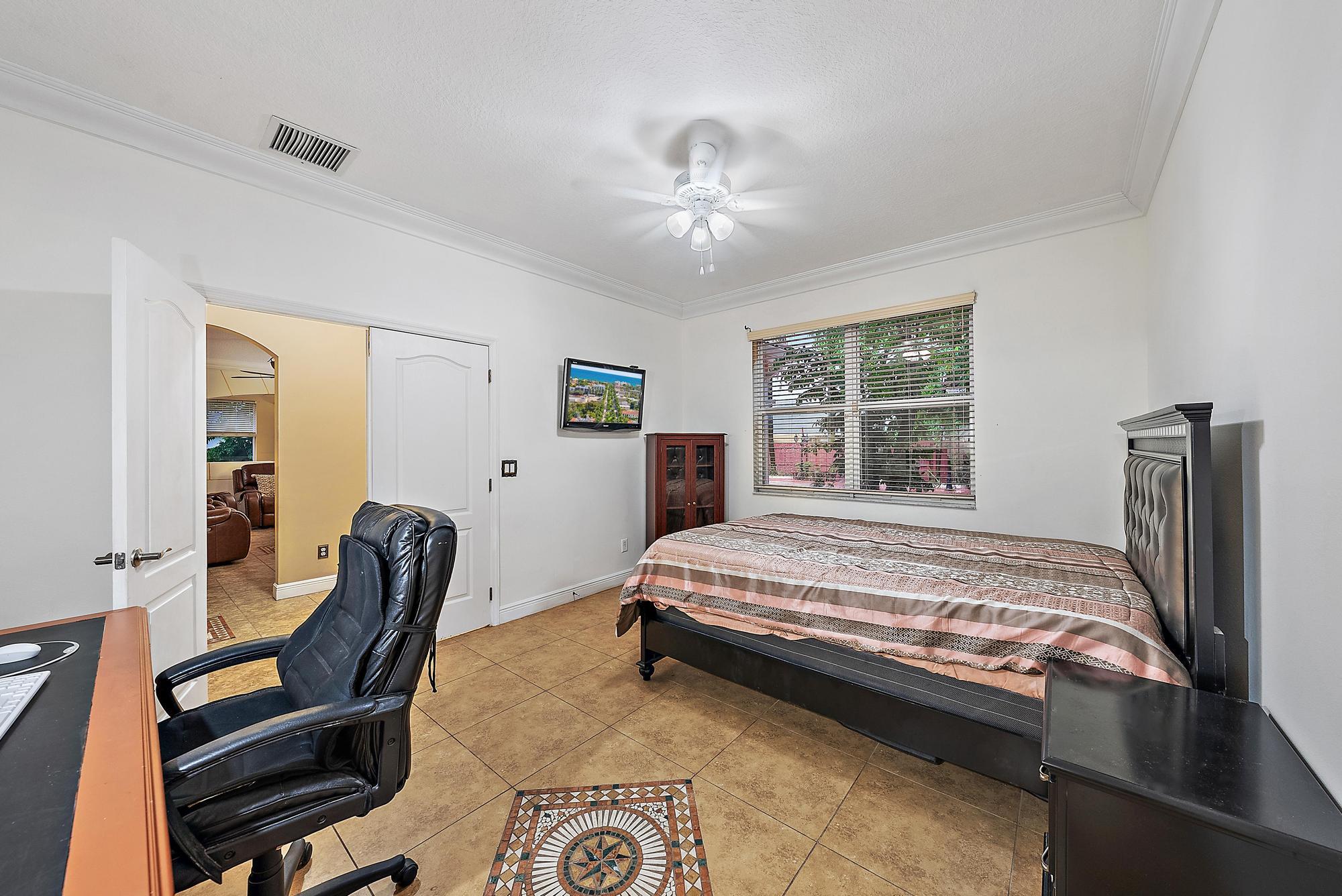 565 SW Halden Avenue | Port Saint Lucie, Florida