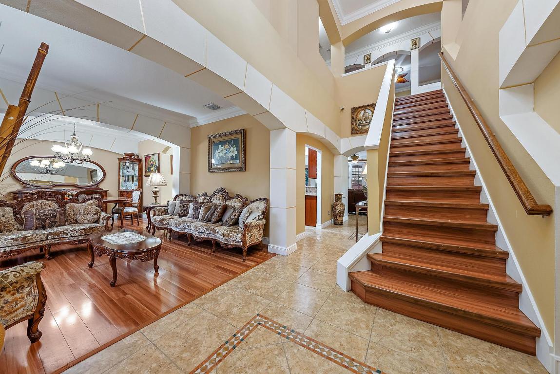 565 SW Halden Avenue