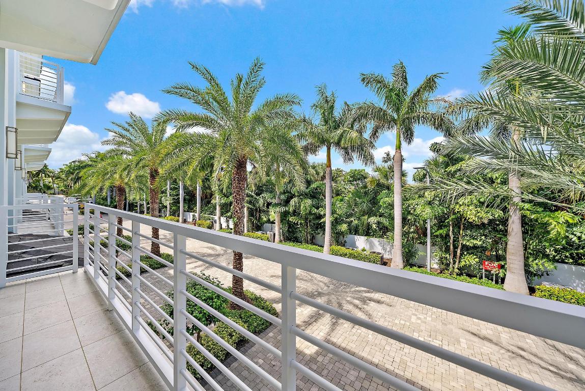 108 Water Club Court N